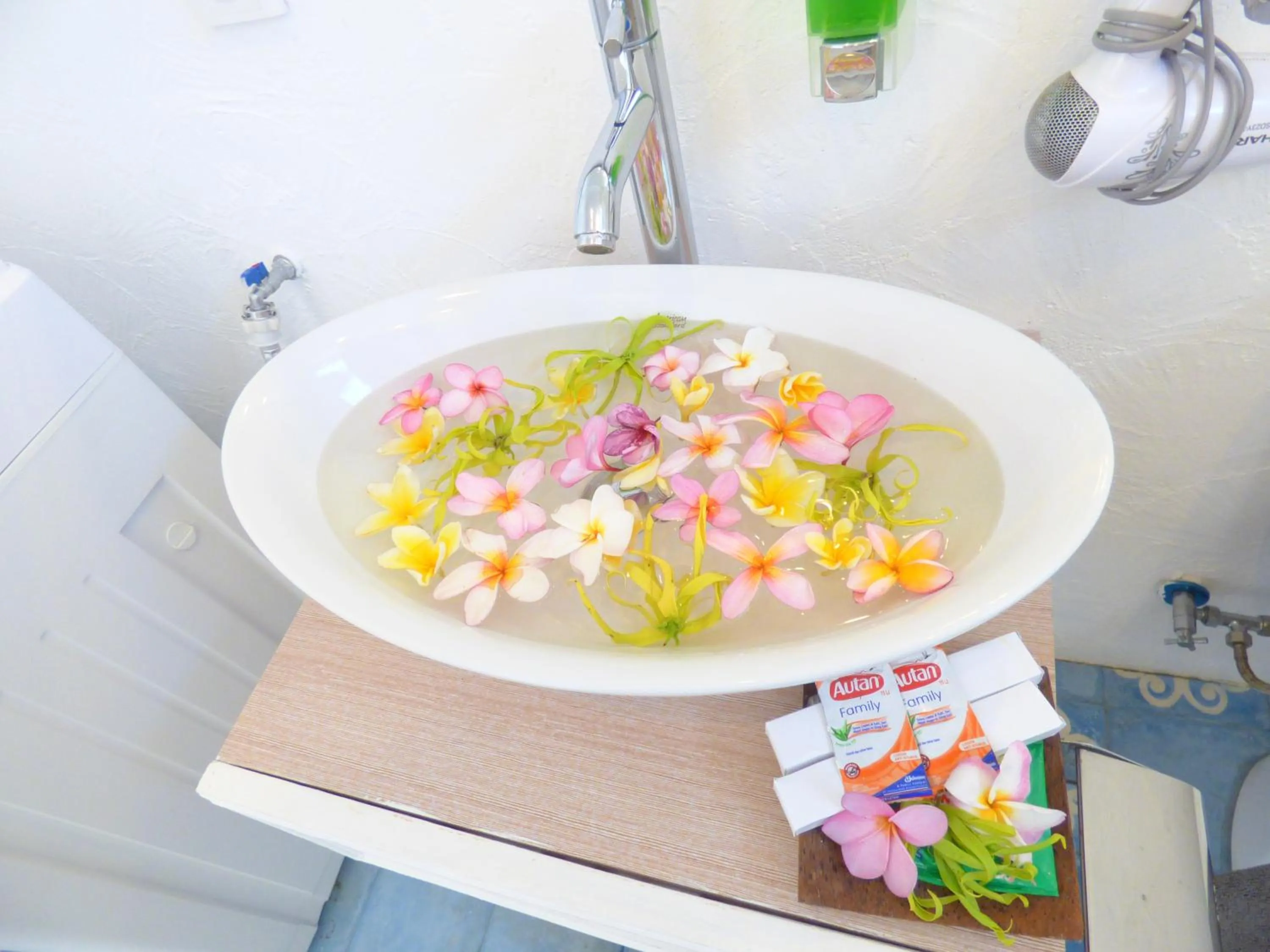 Bathroom in Green Studio Apartment Sanur