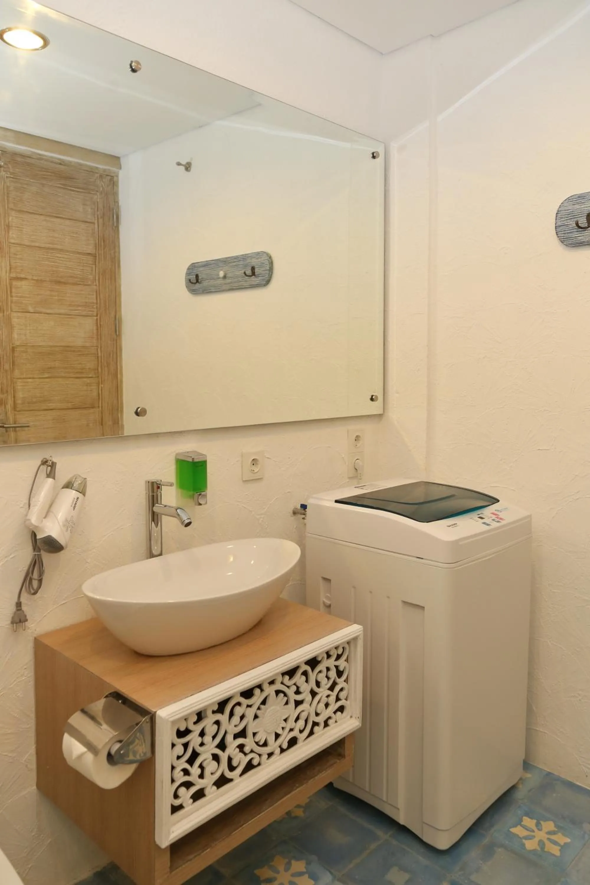 Bathroom in Green Studio Apartment Sanur