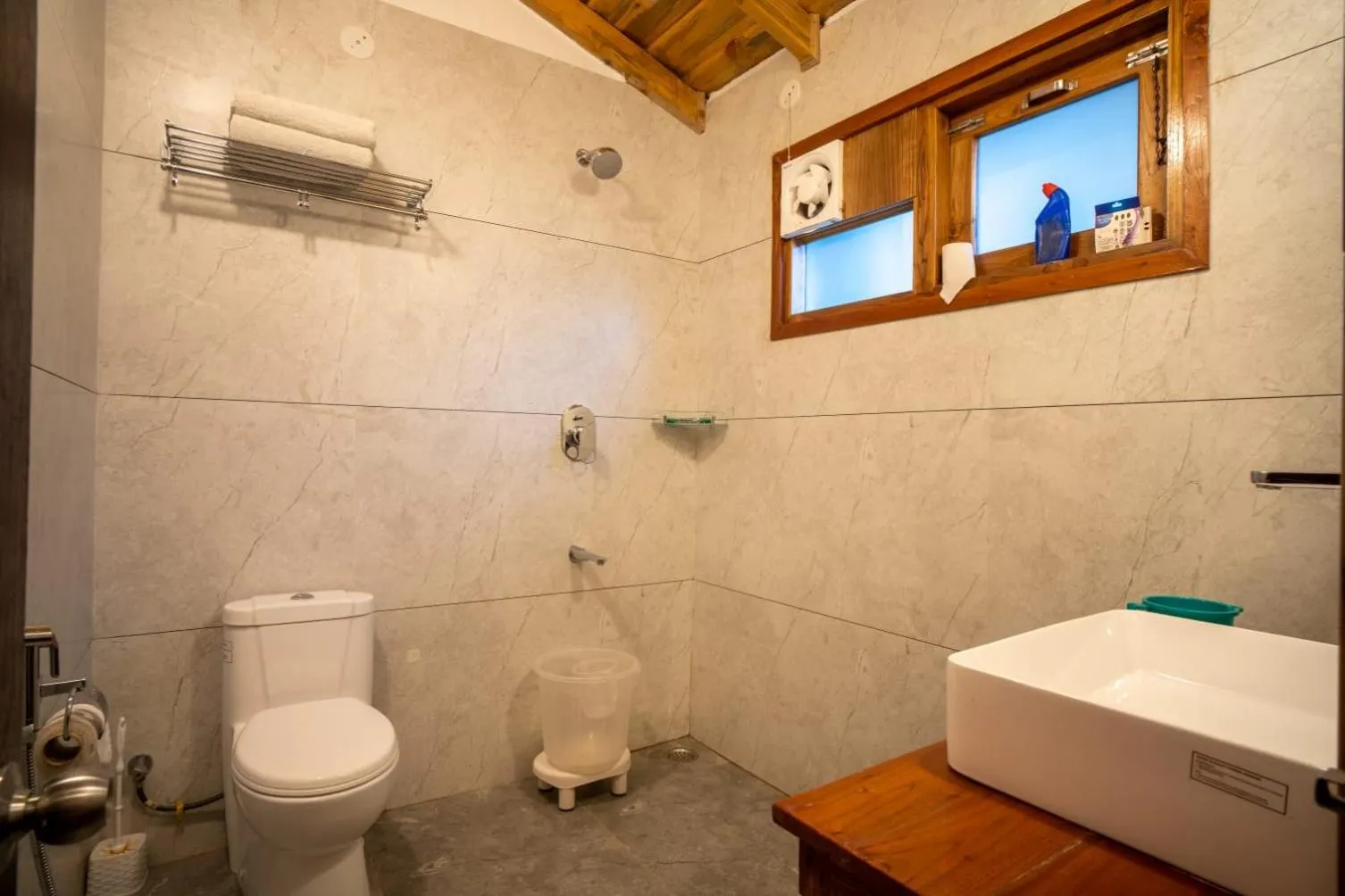 Bathroom in The Hive Cottage By Royal Collection Hotels