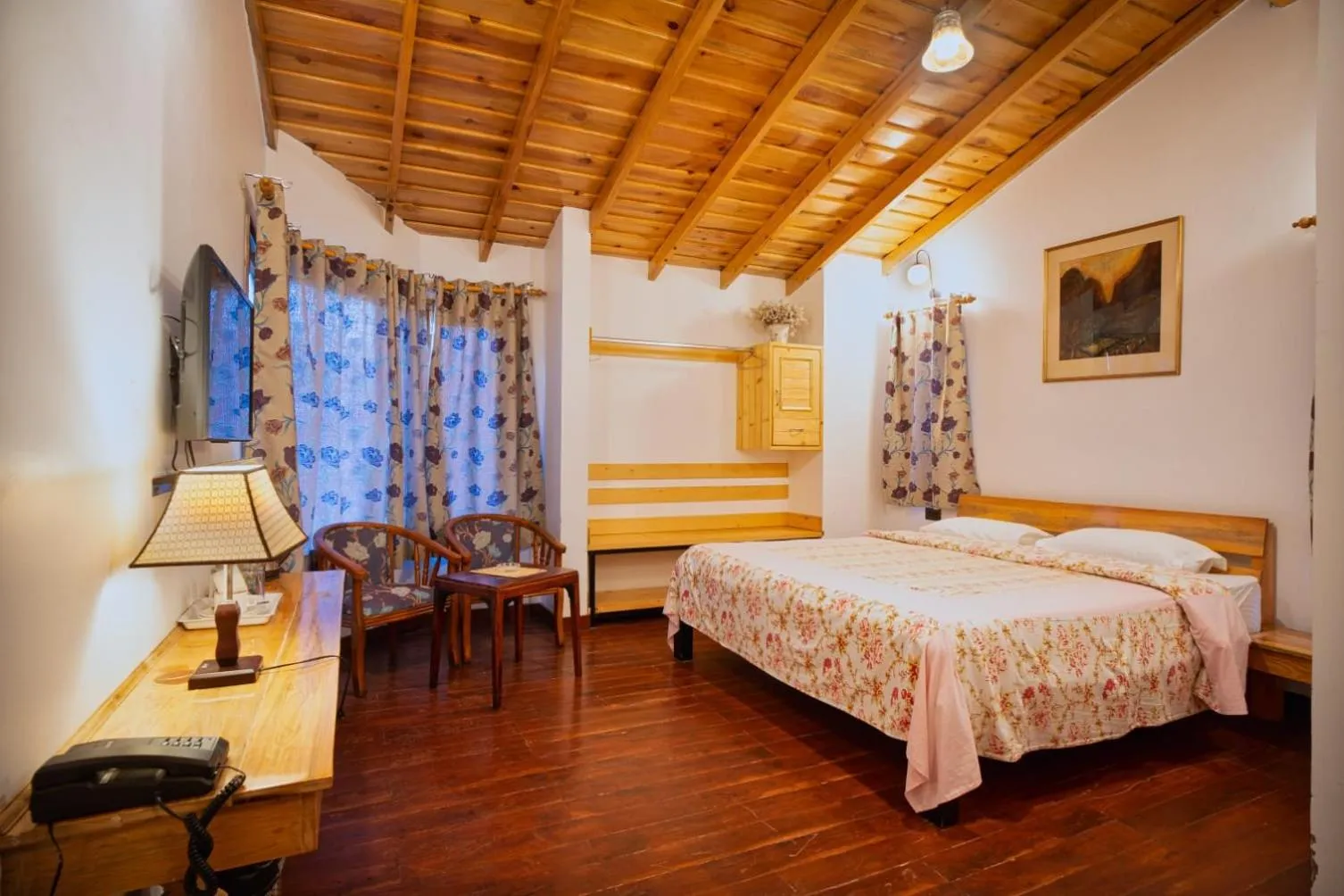 Photo of the whole room, Bed in The Hive Cottage By Royal Collection Hotels