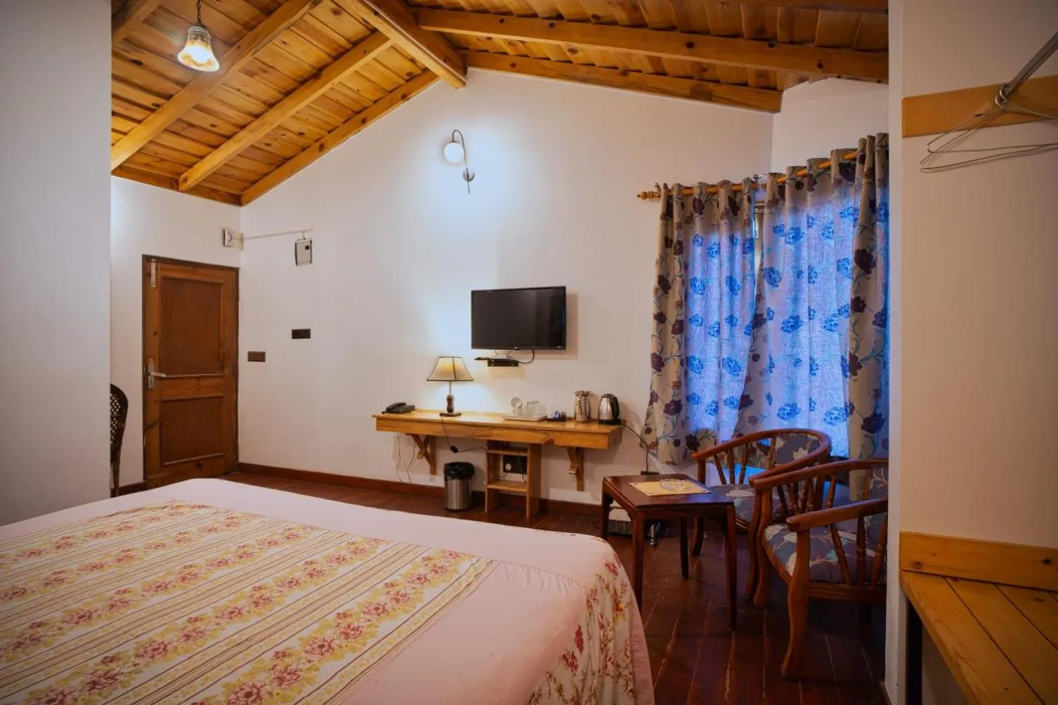 Photo of the whole room, Bed in The Hive Cottage By Royal Collection Hotels