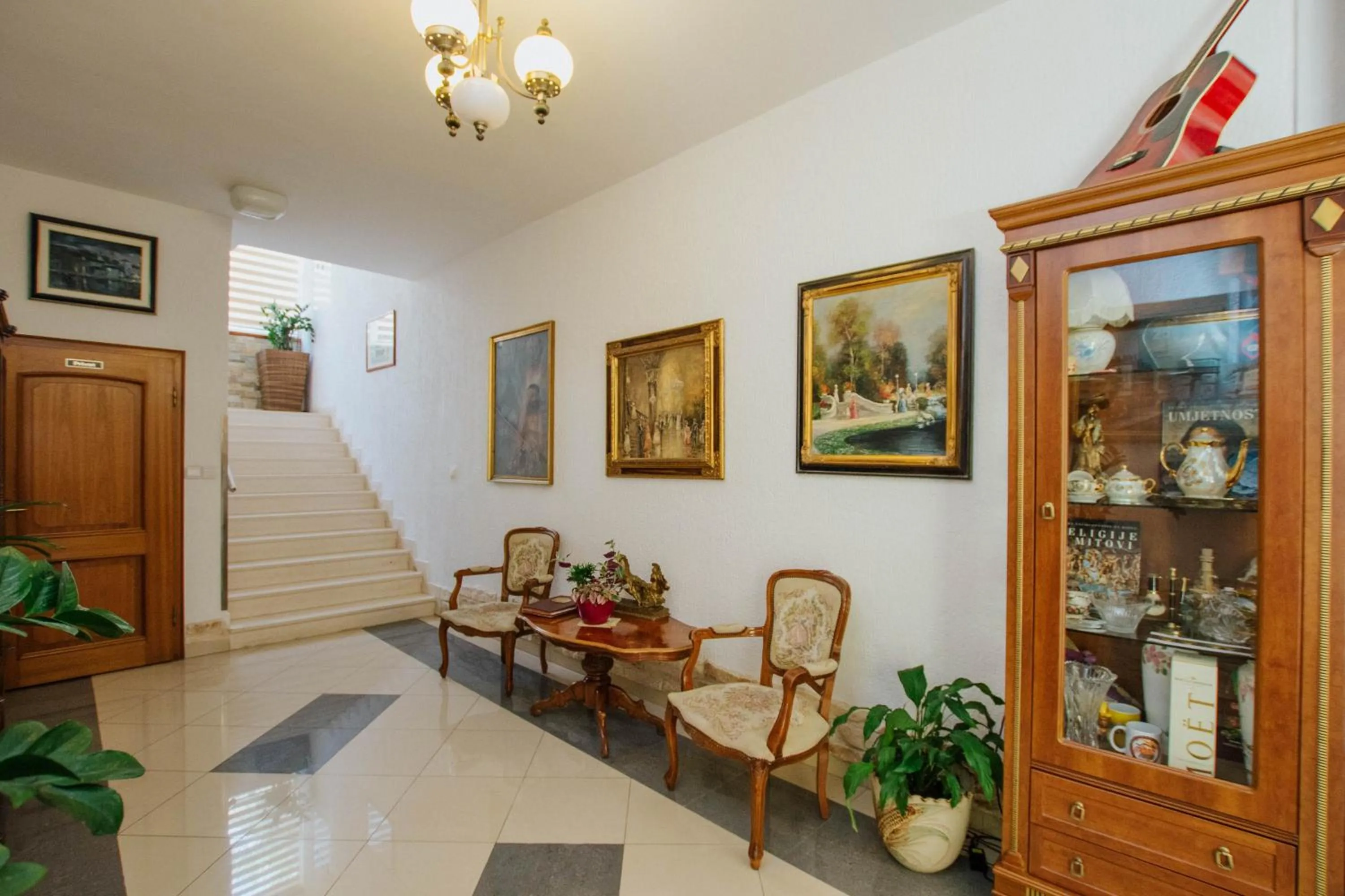 Lobby or reception in Hotel Vila Tina