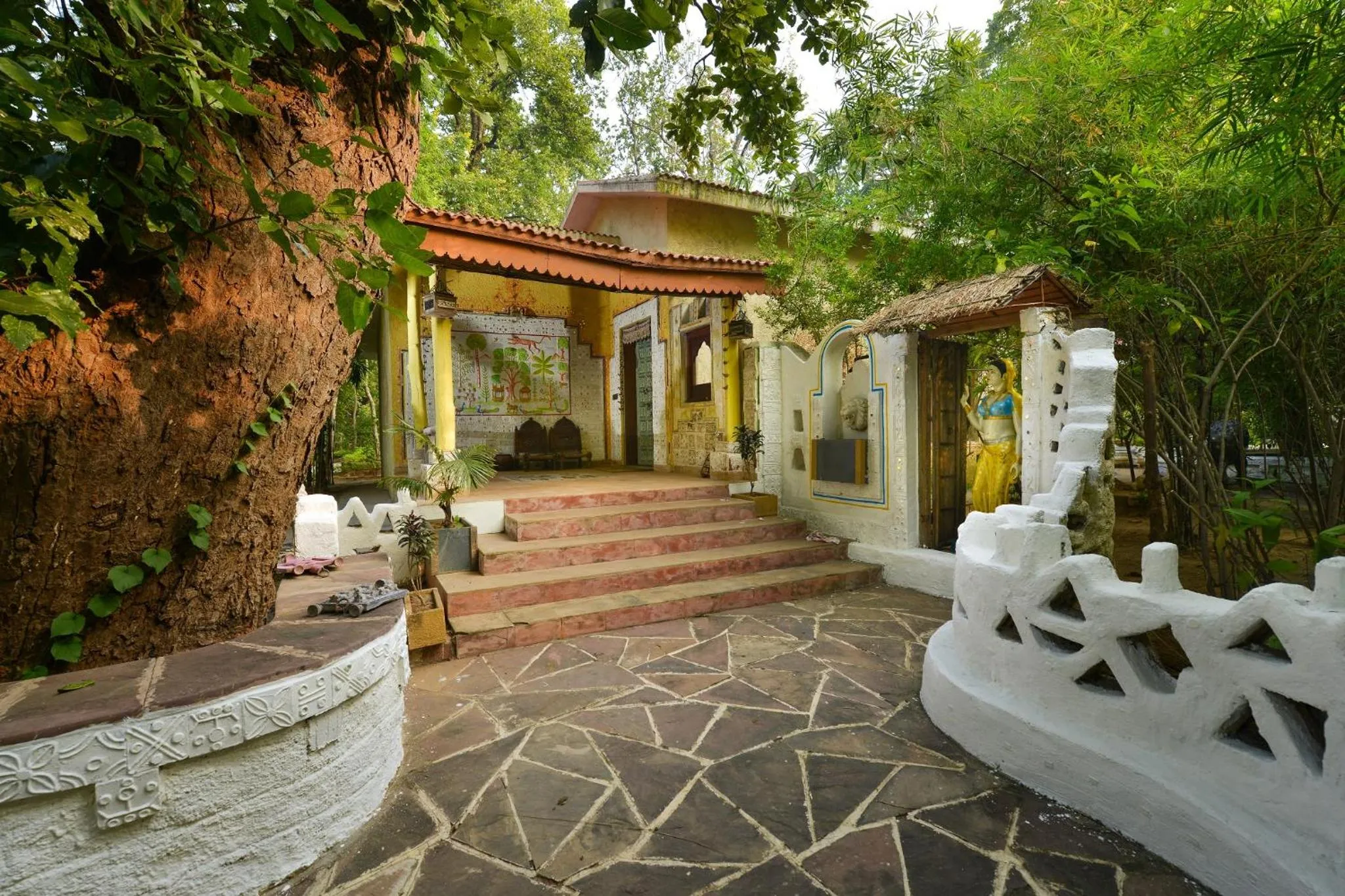 Facade/entrance in Syna Tiger Resort Bandhavgarh