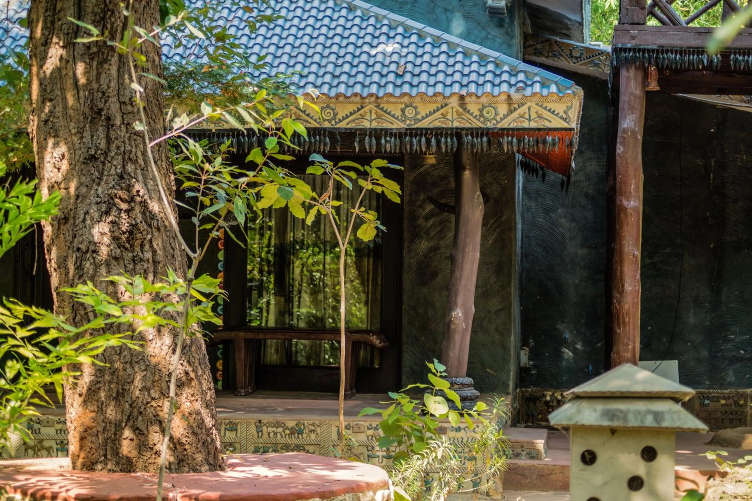 Facade/entrance in Syna Tiger Resort Bandhavgarh