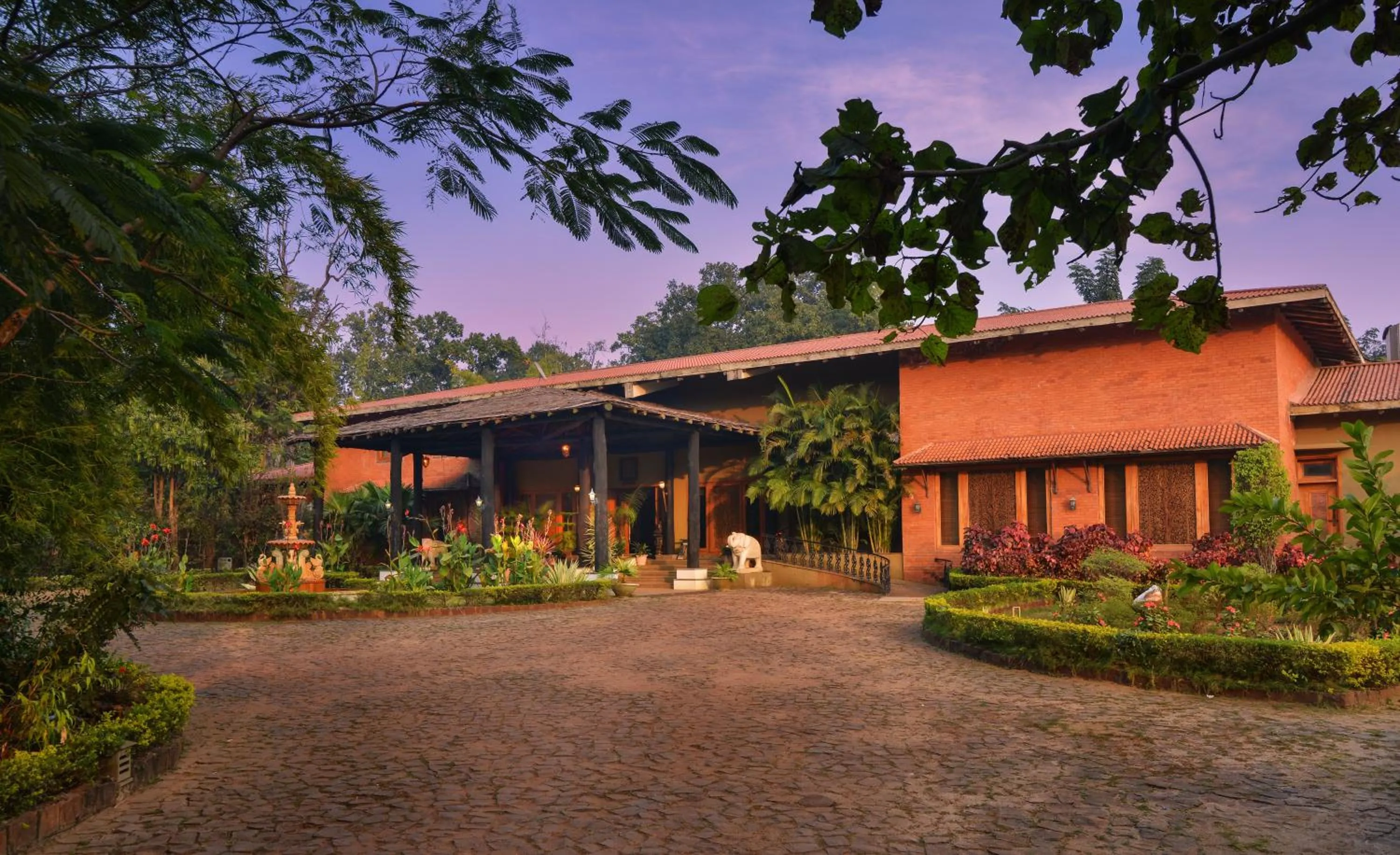 Facade/entrance in Syna Tiger Resort Bandhavgarh
