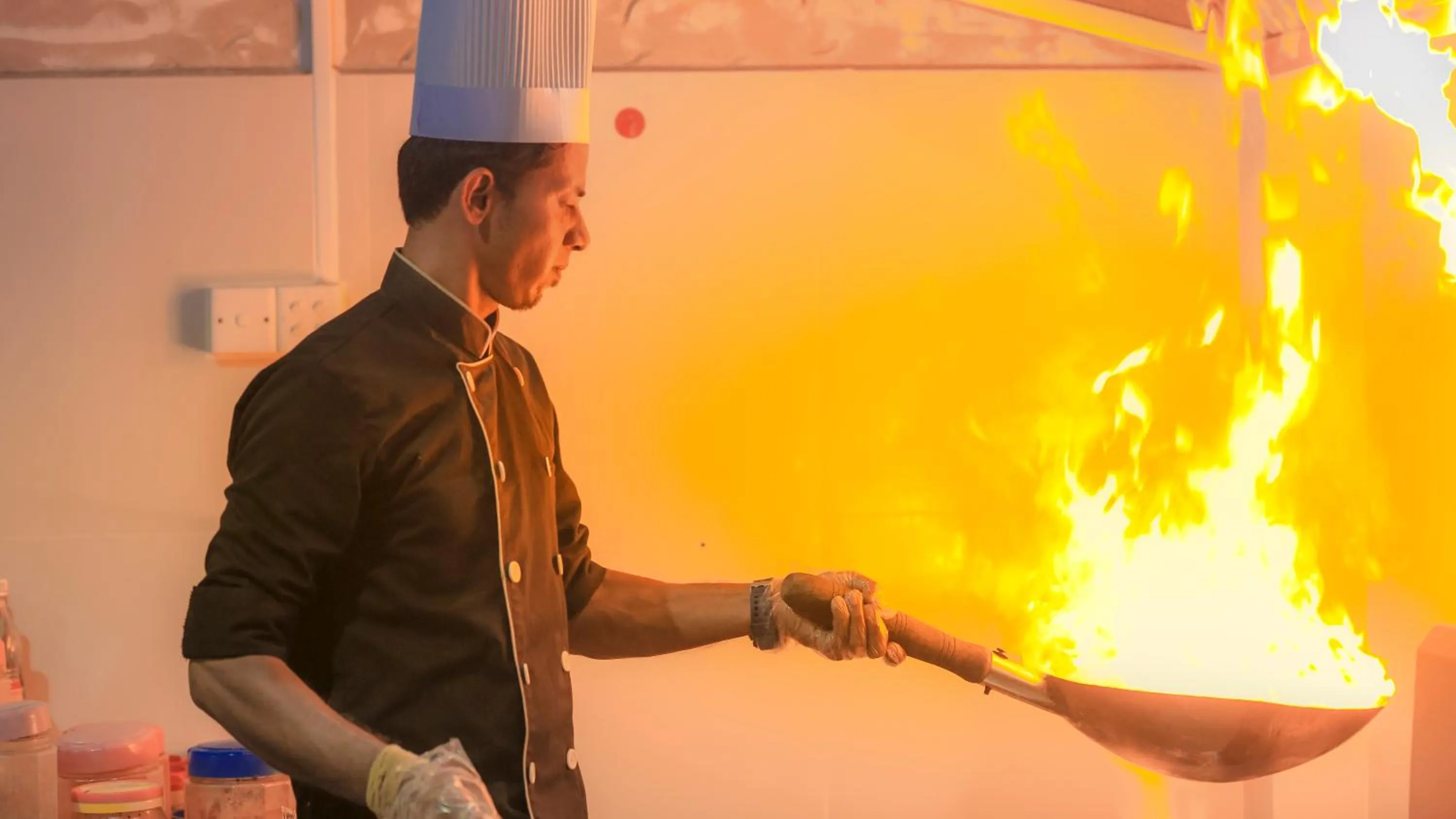 kitchen in Dinuda Lagoon Hotel