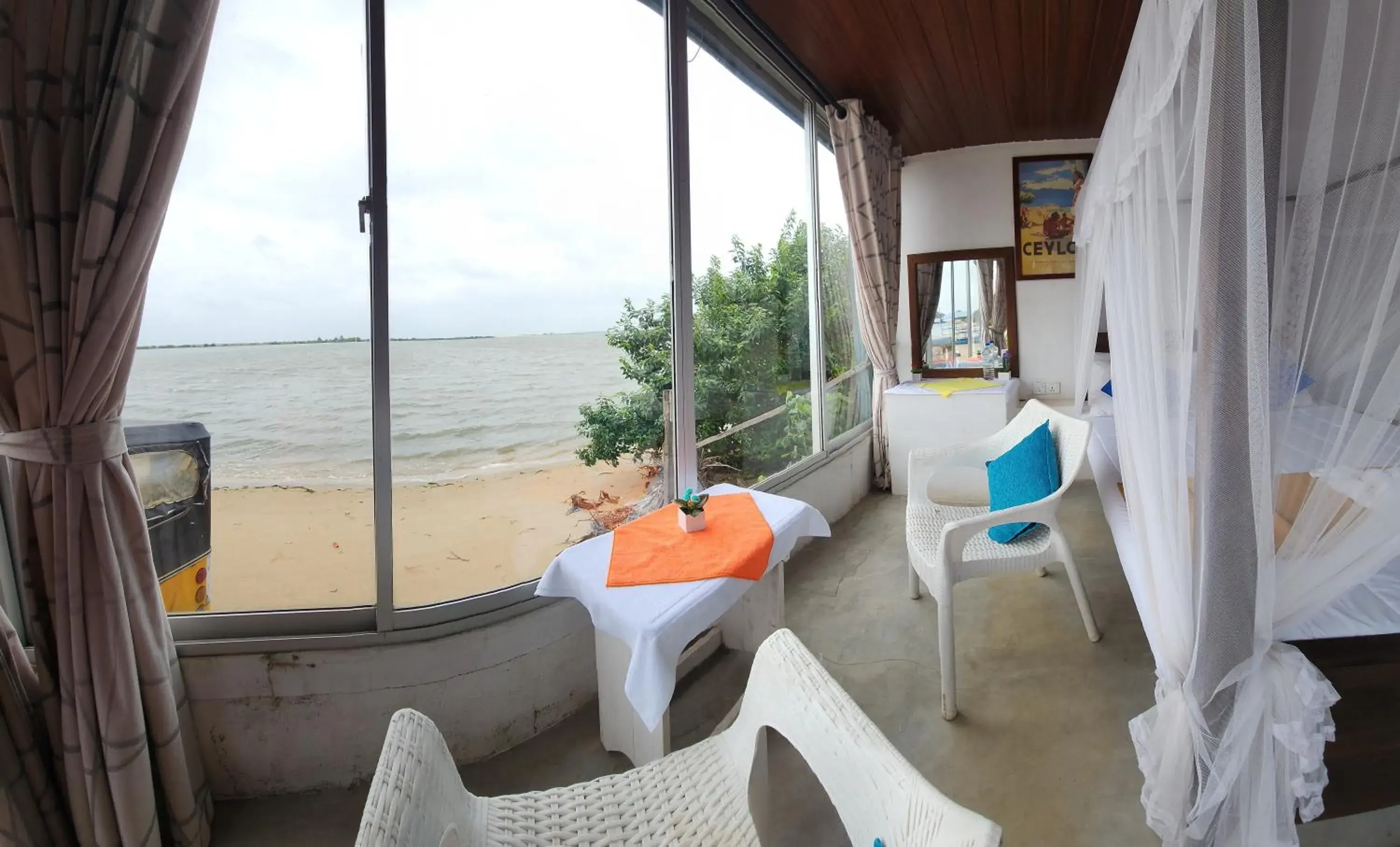 Budget Double Room in Dinuda Lagoon Hotel Budget Double Room in Dinuda Lagoon Hotel