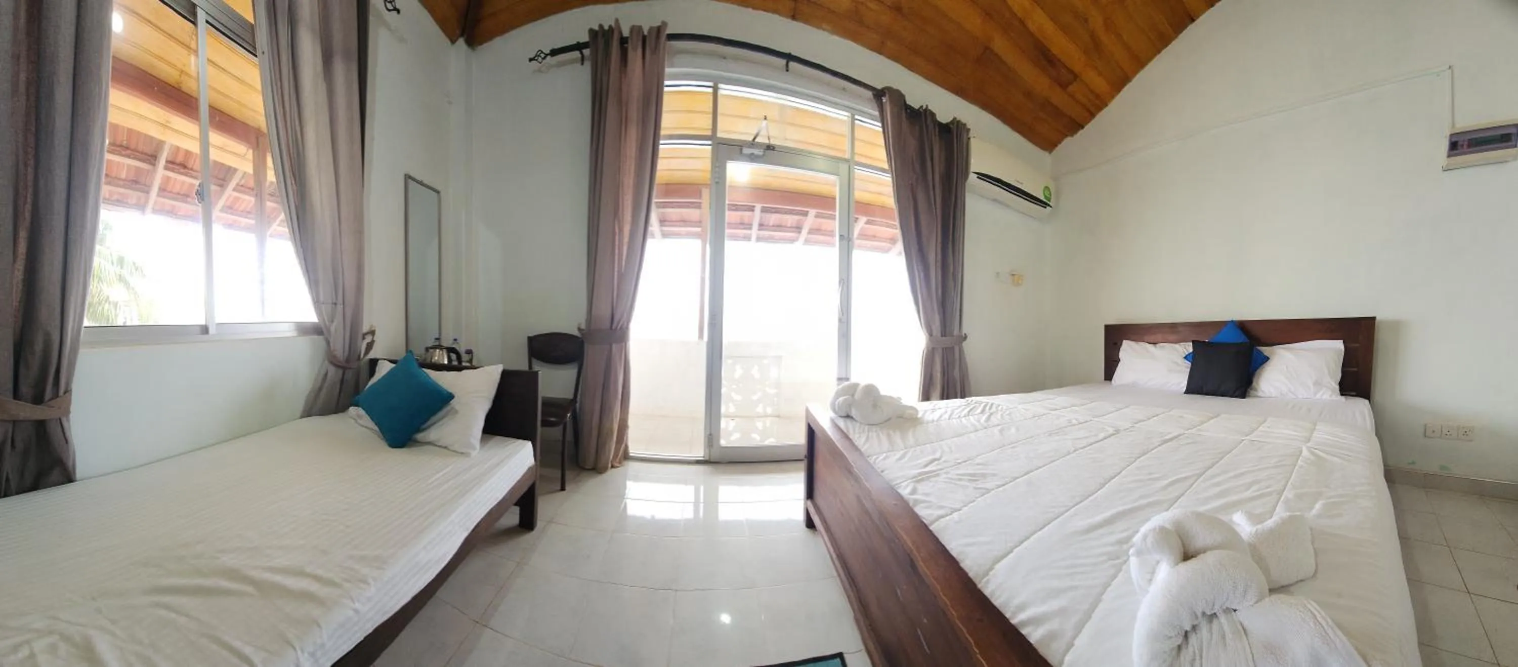 Bedroom, Bed in Dinuda Lagoon Hotel