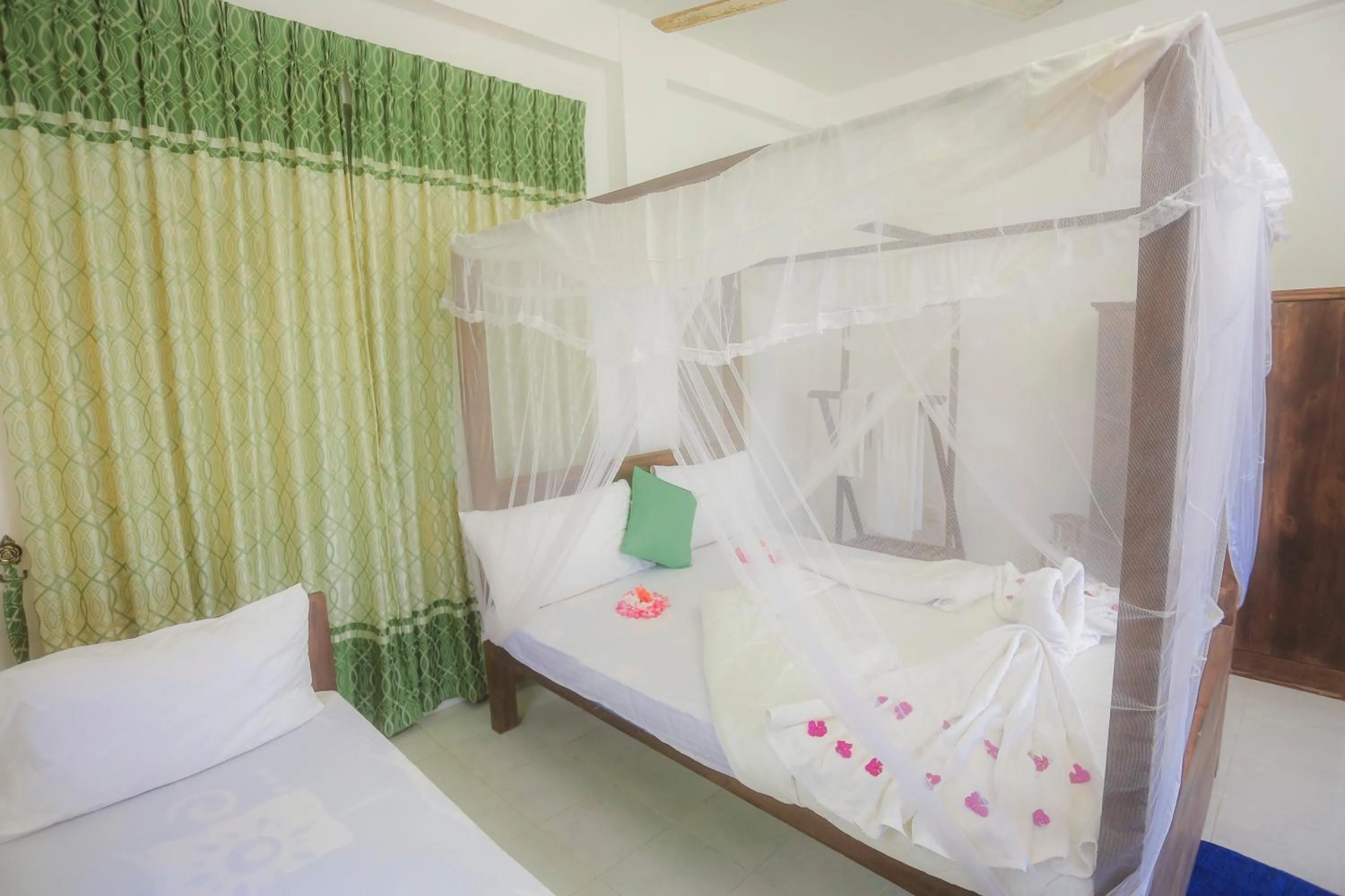Bedroom, Bed in Dinuda Lagoon Hotel