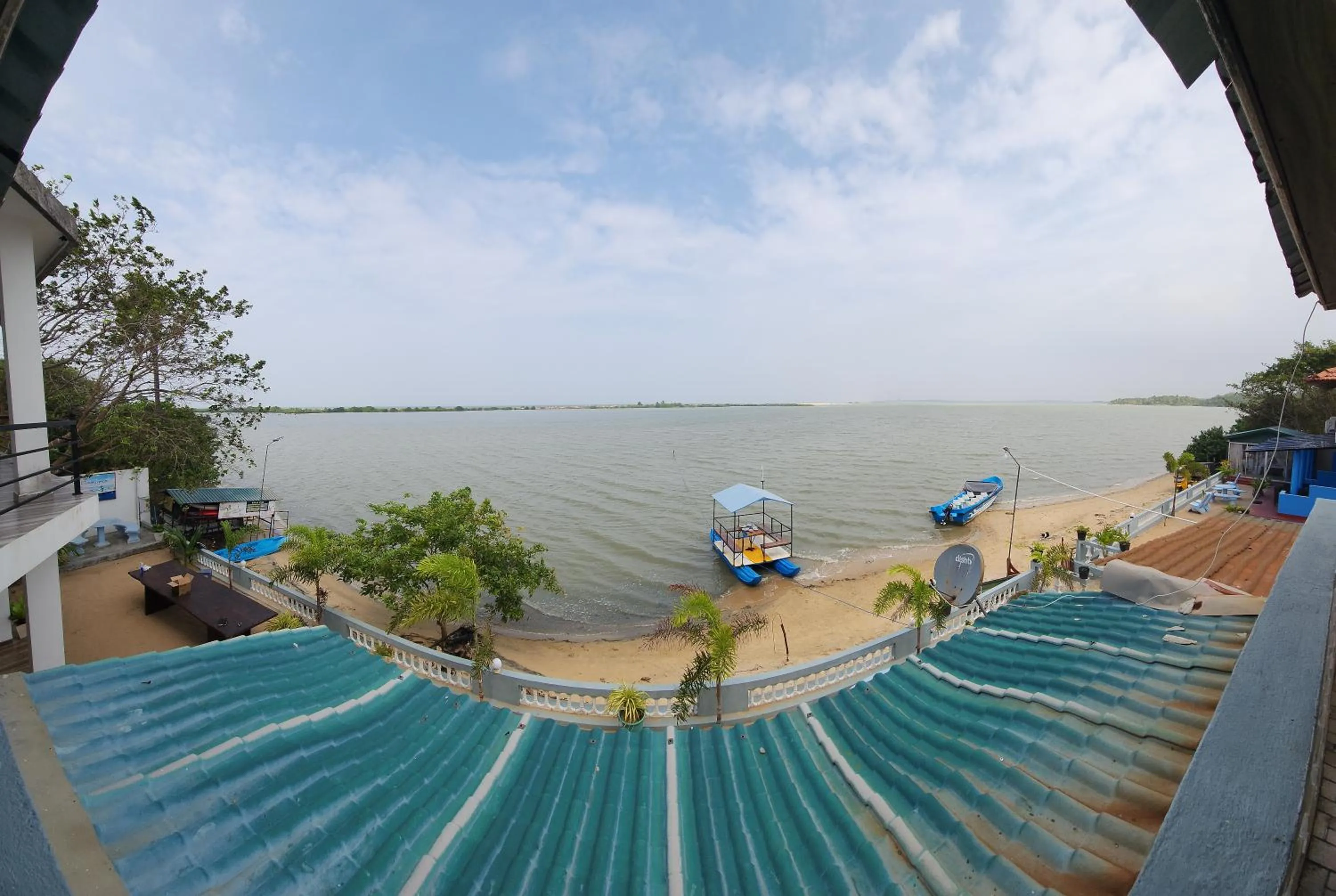 Sea view in Dinuda Lagoon Hotel