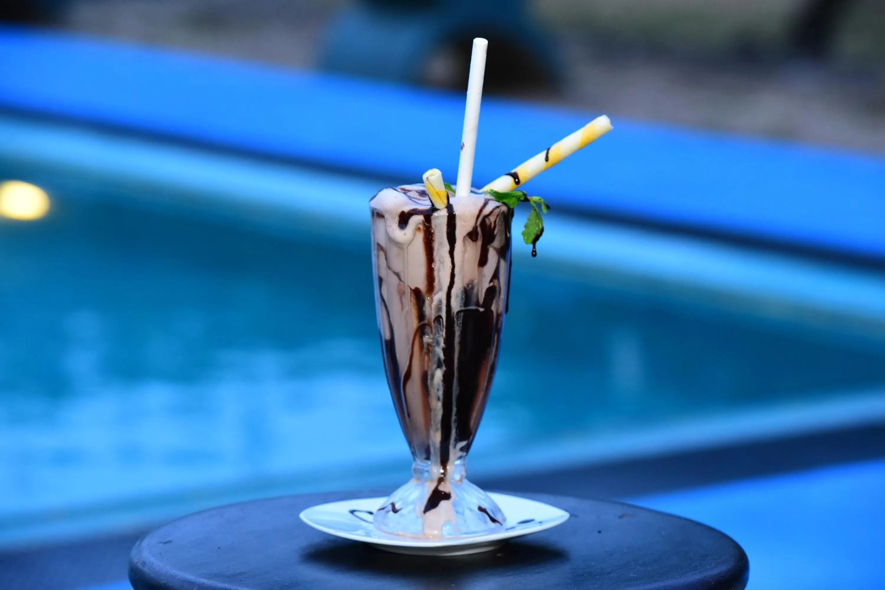 Food and drinks in Dinuda Lagoon Hotel