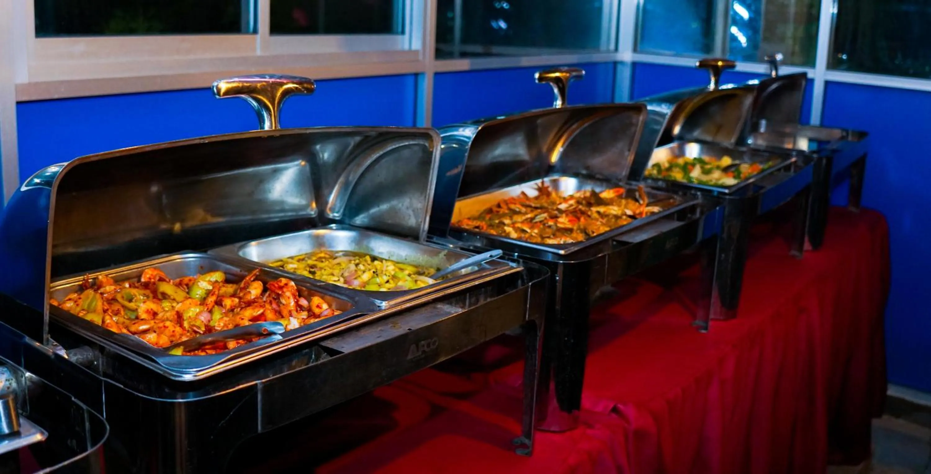 Food and drinks in Dinuda Lagoon Hotel