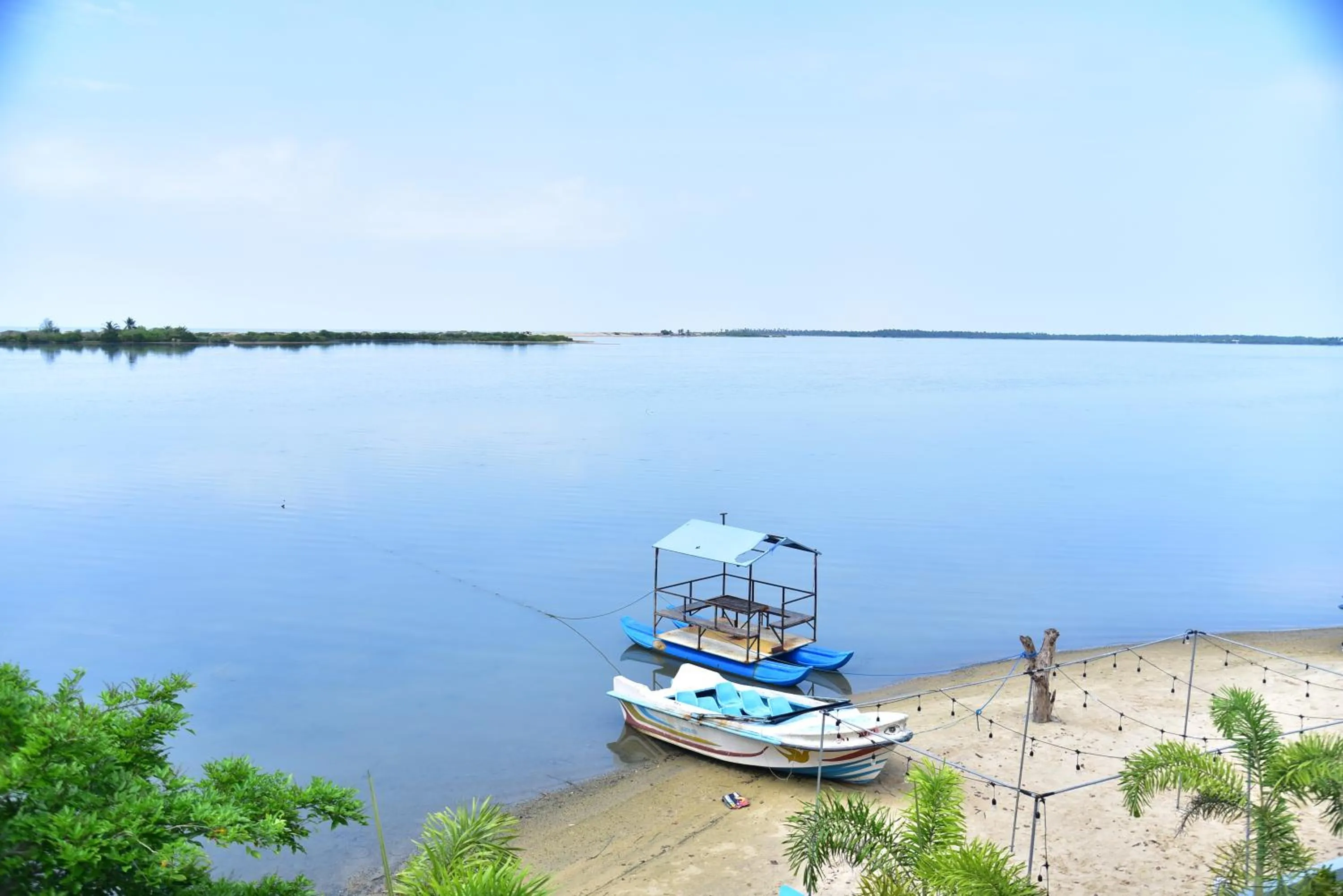 Sea view in Dinuda Lagoon Hotel