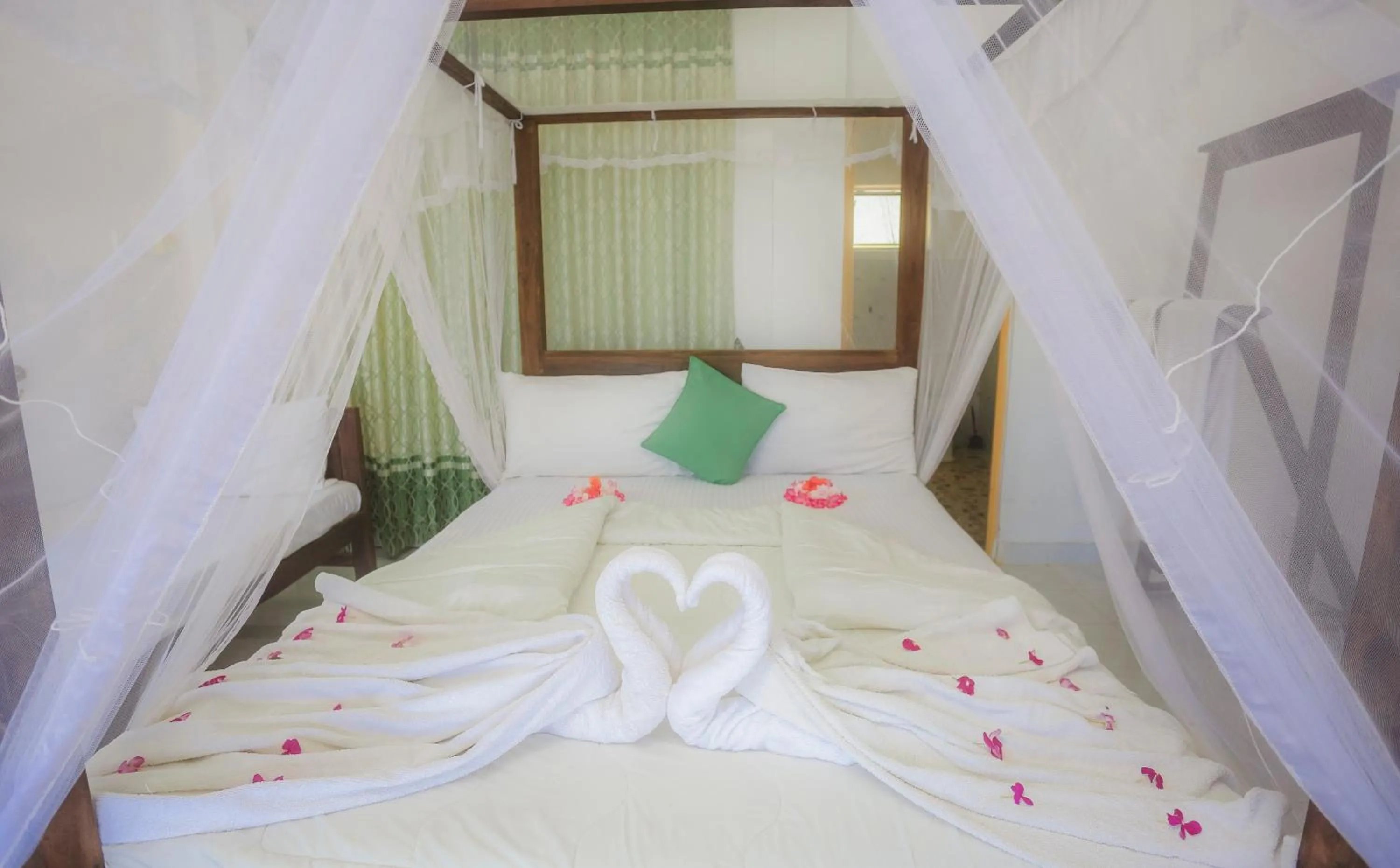 Bedroom, Bed in Dinuda Lagoon Hotel