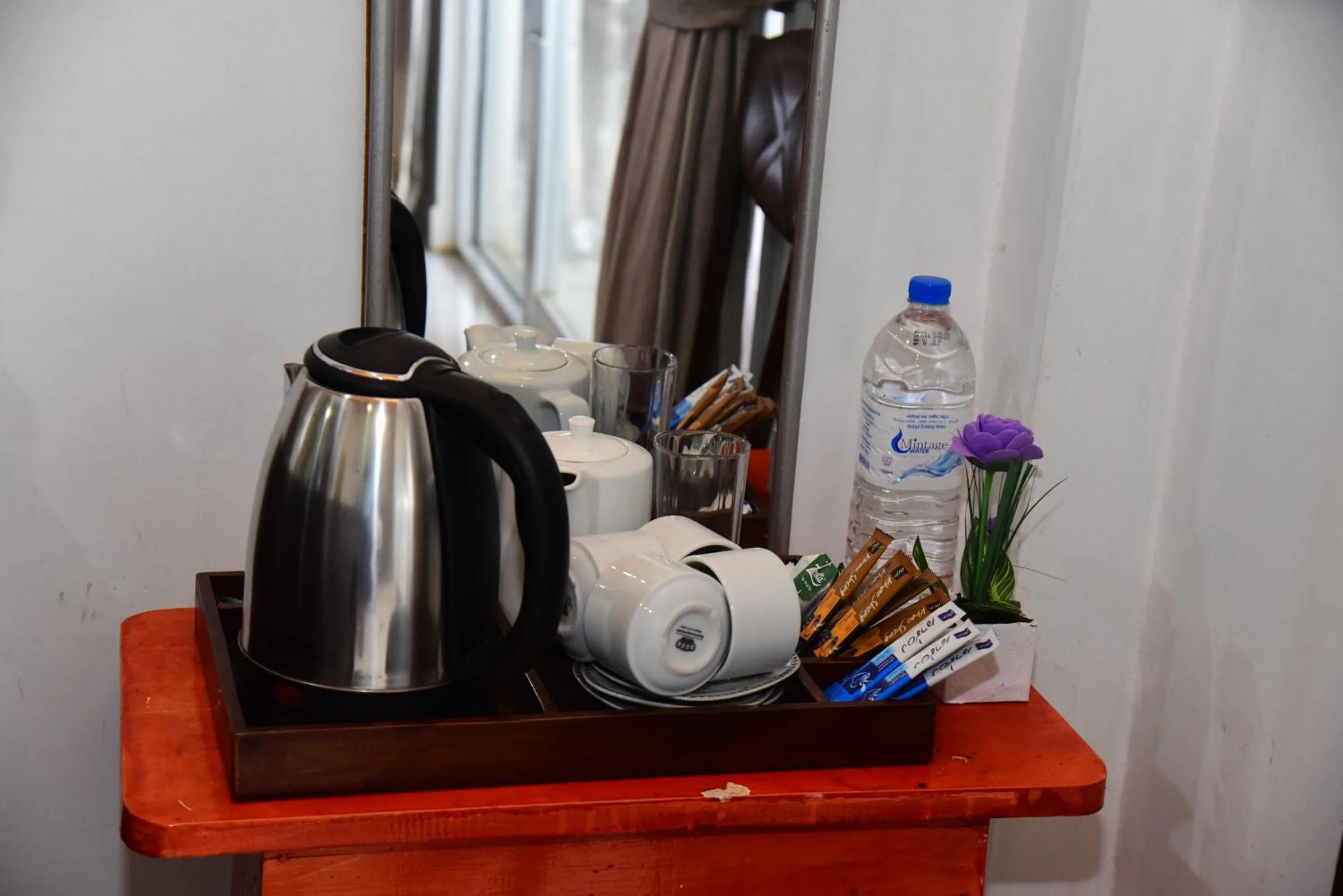 Coffee/tea facilities in Dinuda Lagoon Hotel