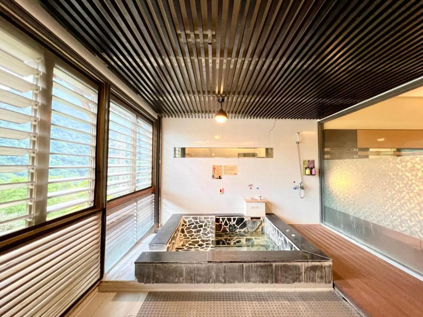 Open Air Bath in Wulai SungLyu Hot Spring Resort