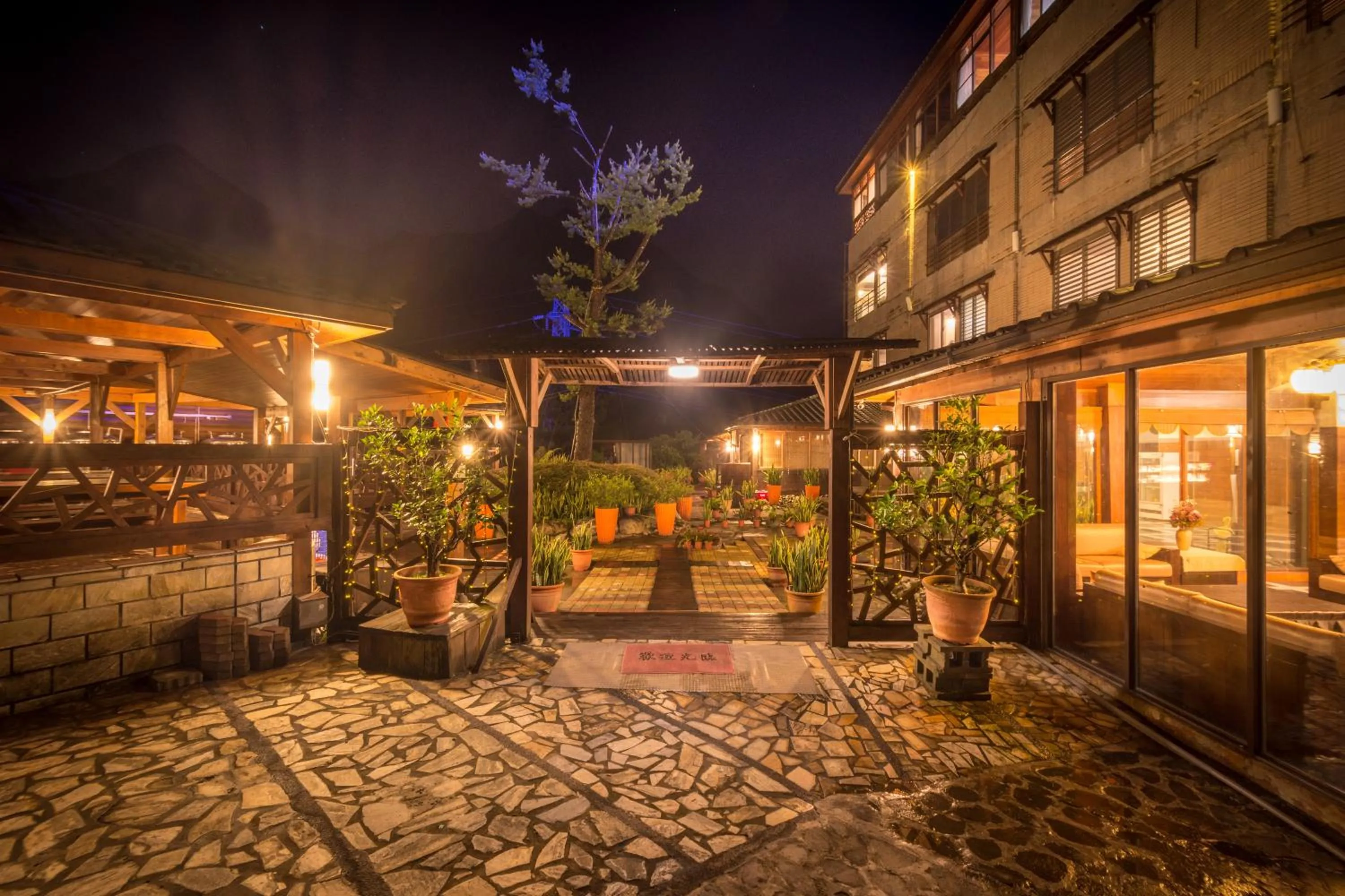 Property building in Wulai SungLyu Hot Spring Resort