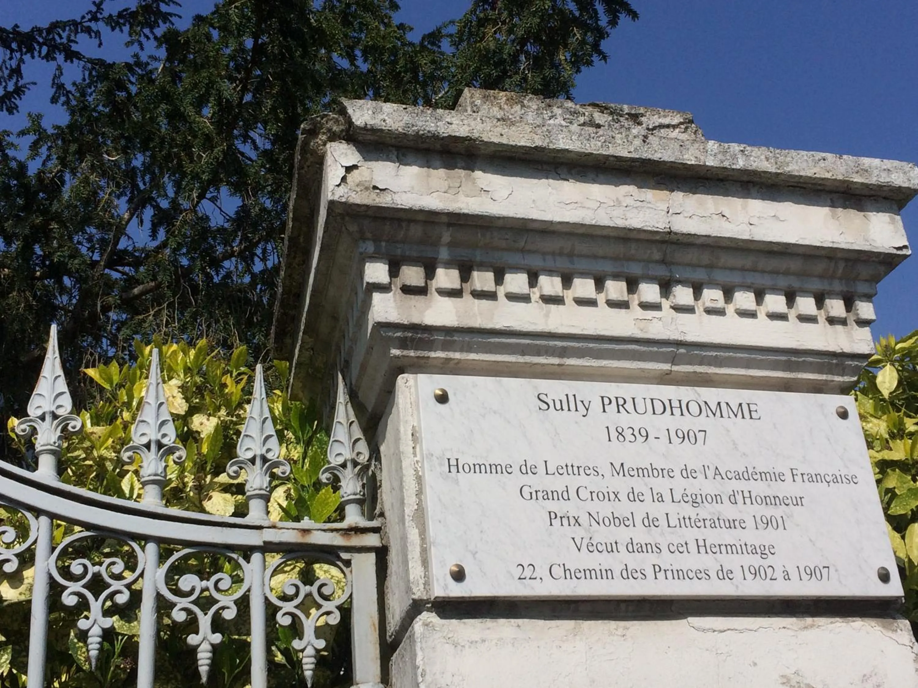 Facade/entrance in Le Clos des Princes