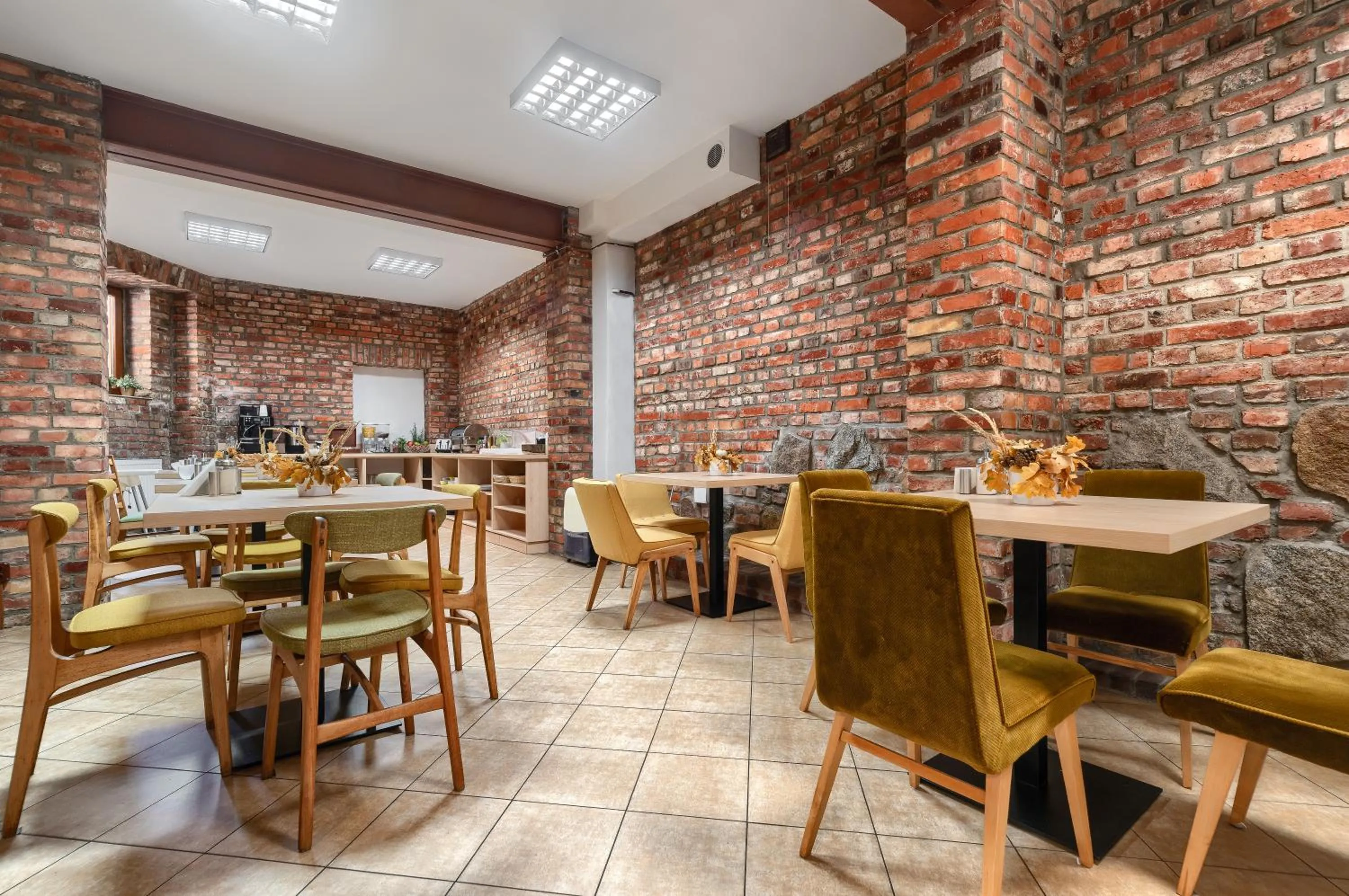 Dining area in Aparthotel Platinum