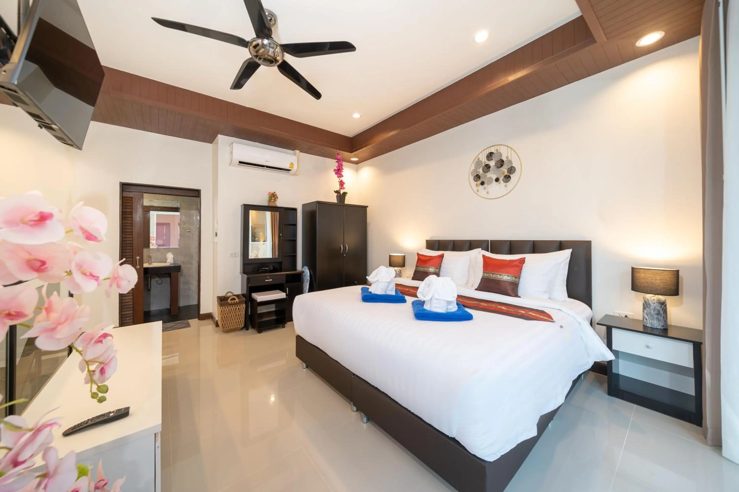 Bed in Boutique Resort Private Pool Villa - SHA Extra Plus