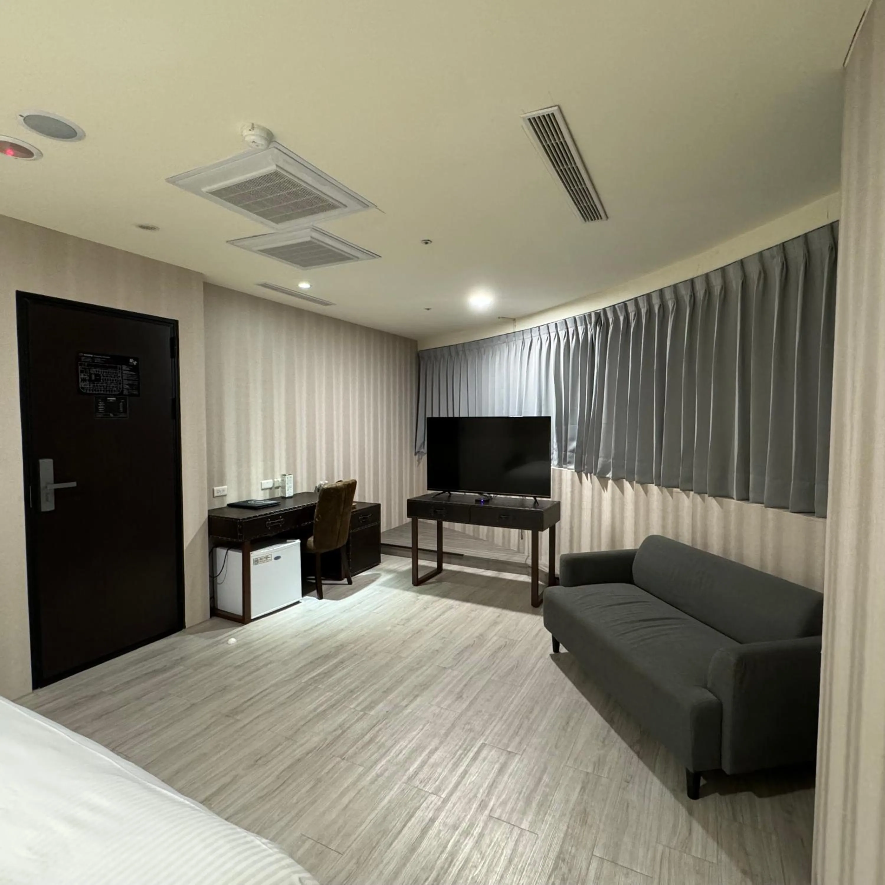 Photo of the whole room, Bed in XinsheHotel - Chungli