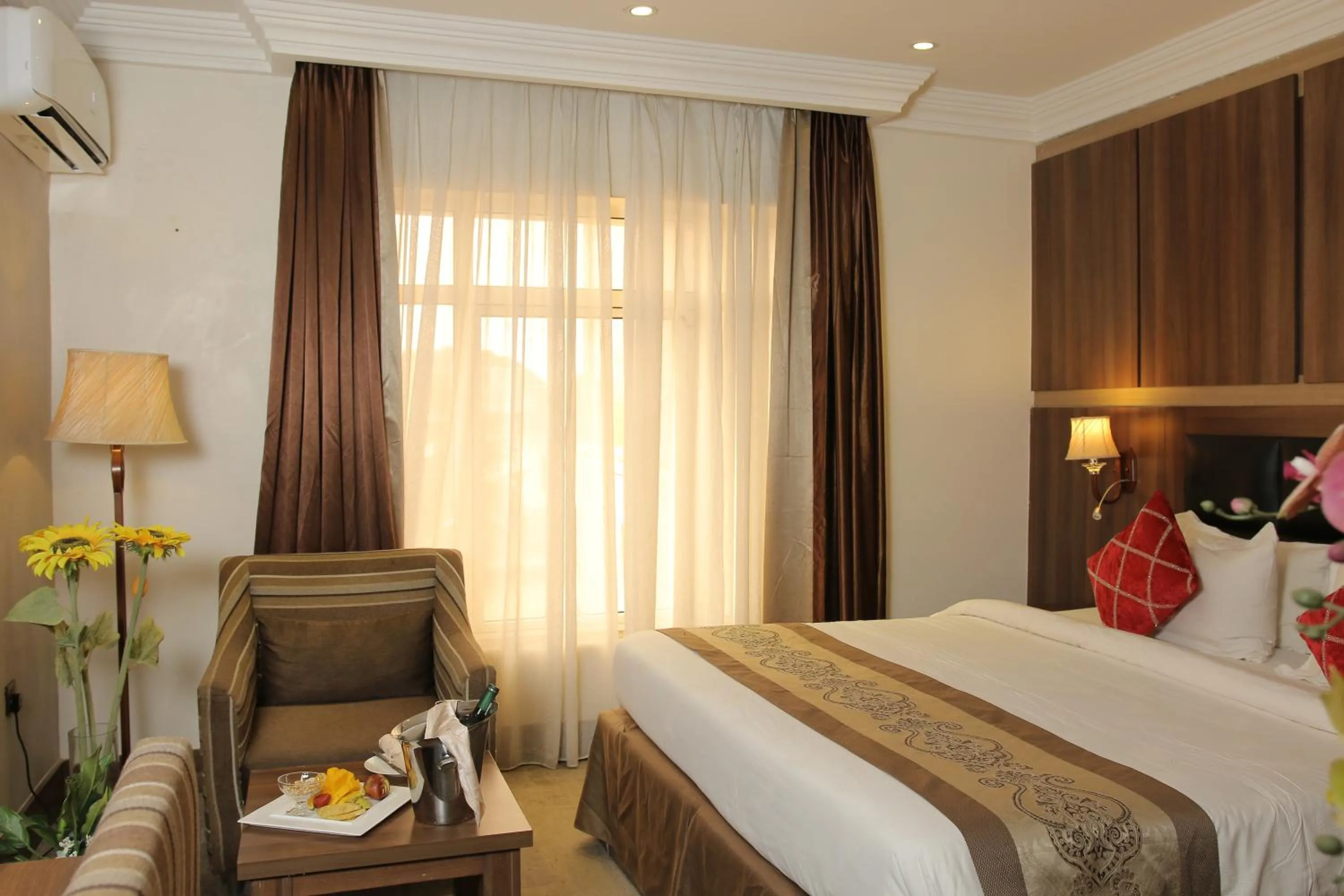 Bedroom, Bed in Grand Pela Hotel & Suites