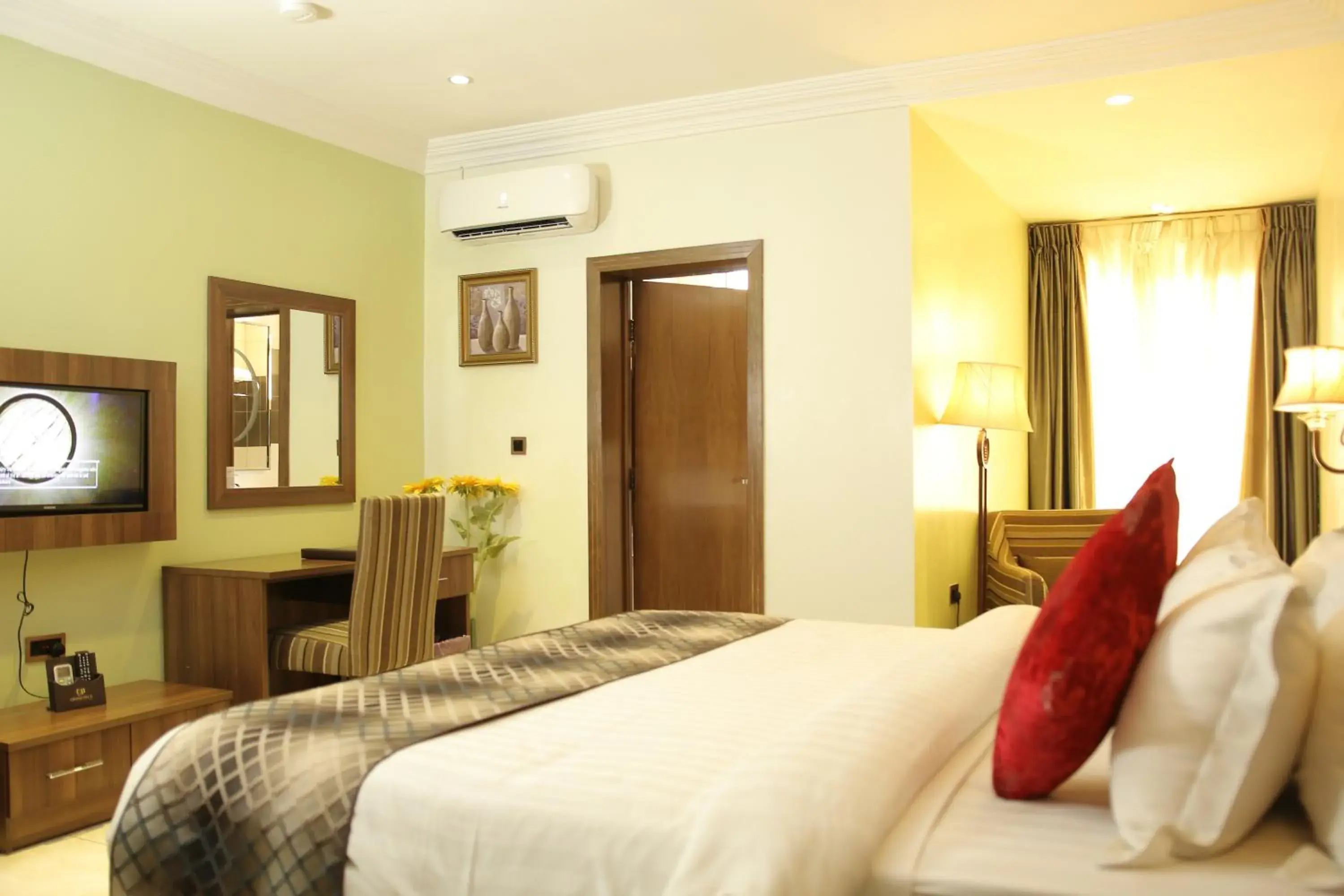 Deluxe Room (Breakfast for One) in Grand Pela Hotel & Suites Deluxe Room (Breakfast for One) in Grand Pela Hotel & Suites
