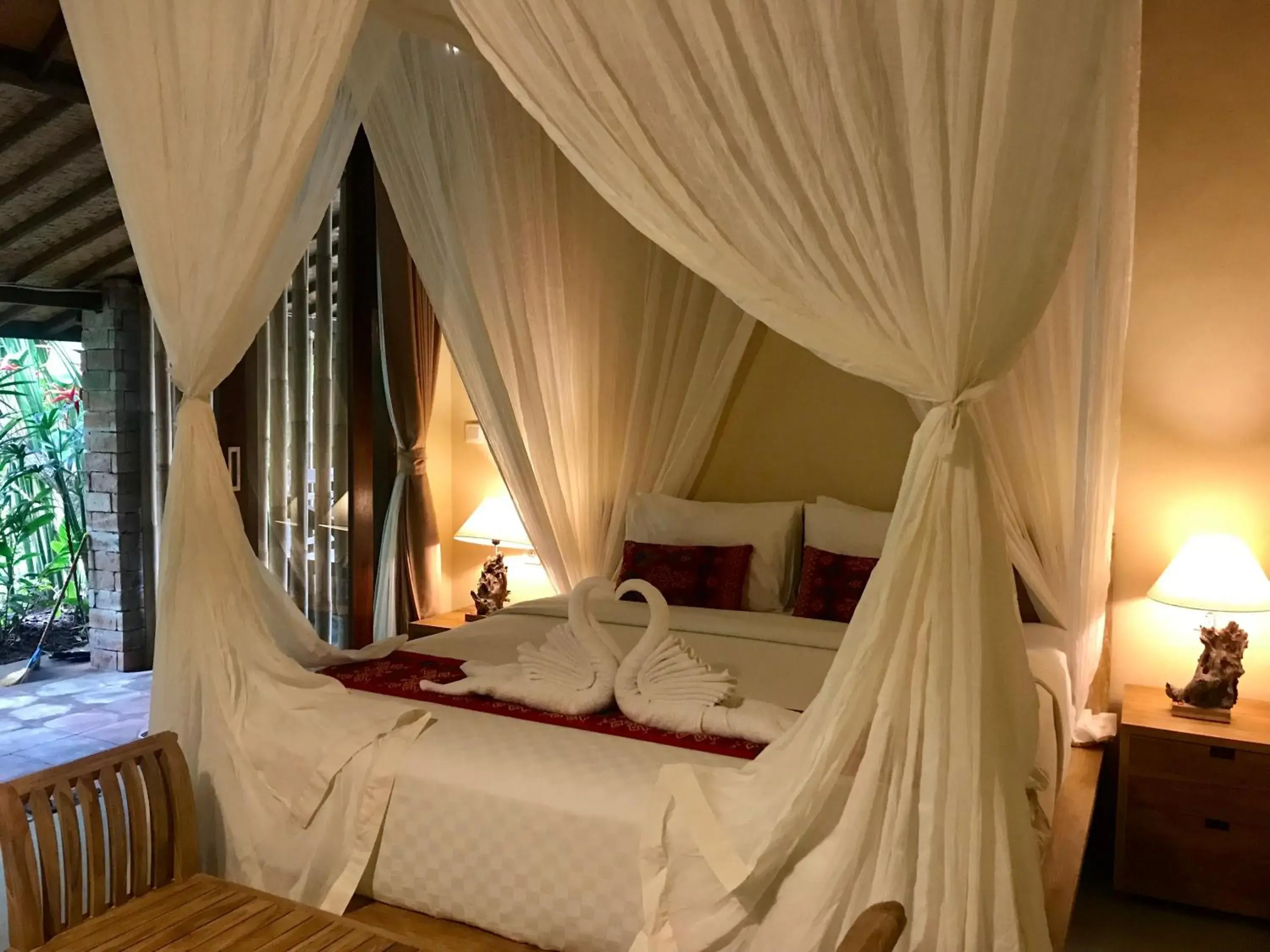 Deluxe Double Room with Bath in Kailash Bali Deluxe Double Room with Bath in Kailash Bali