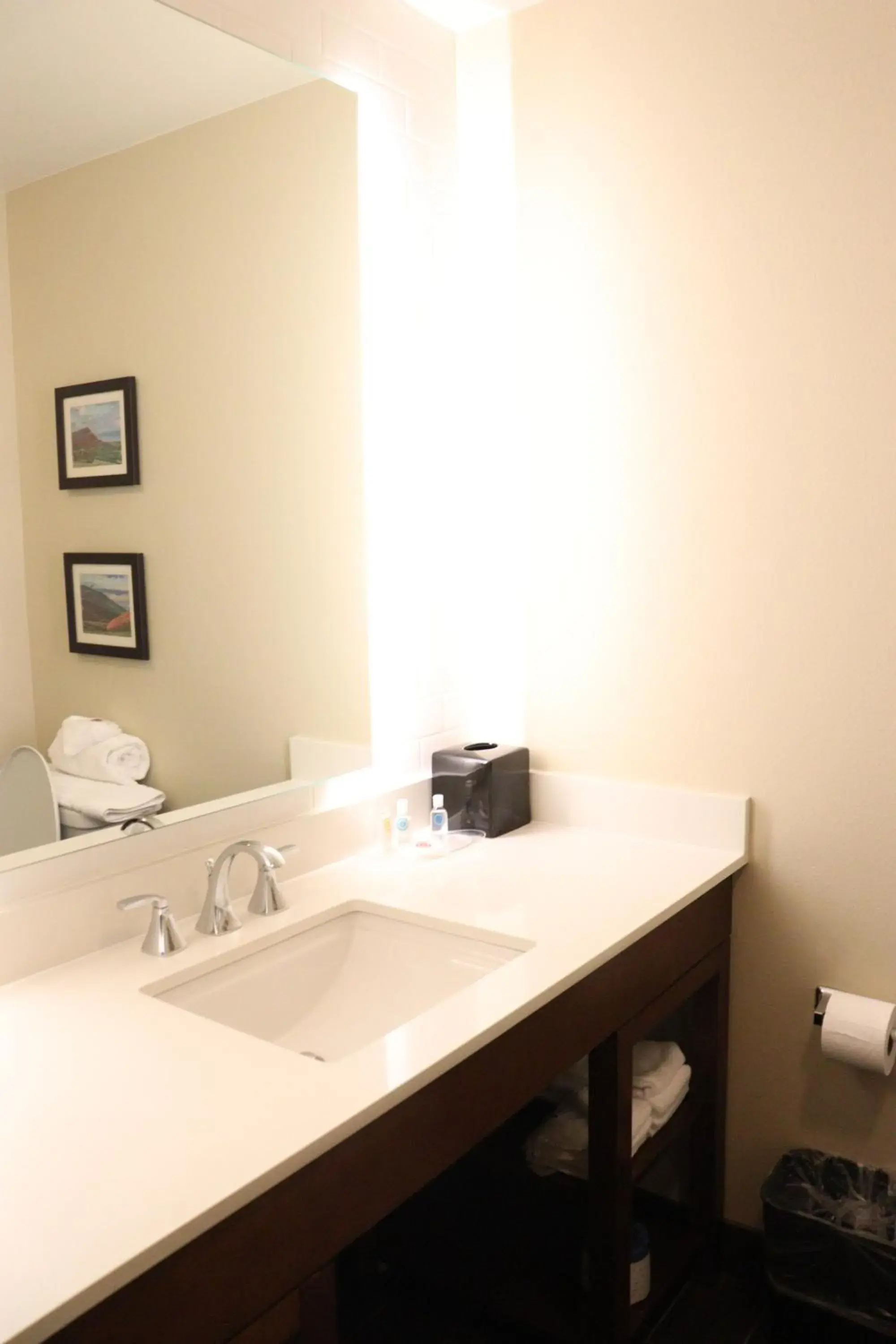 Suite with One King Bed and Two Single Beds - Non-Smoking in Comfort Suites Loveland Suite with One King Bed and Two Single Beds - Non-Smoking in Comfort Suites Loveland