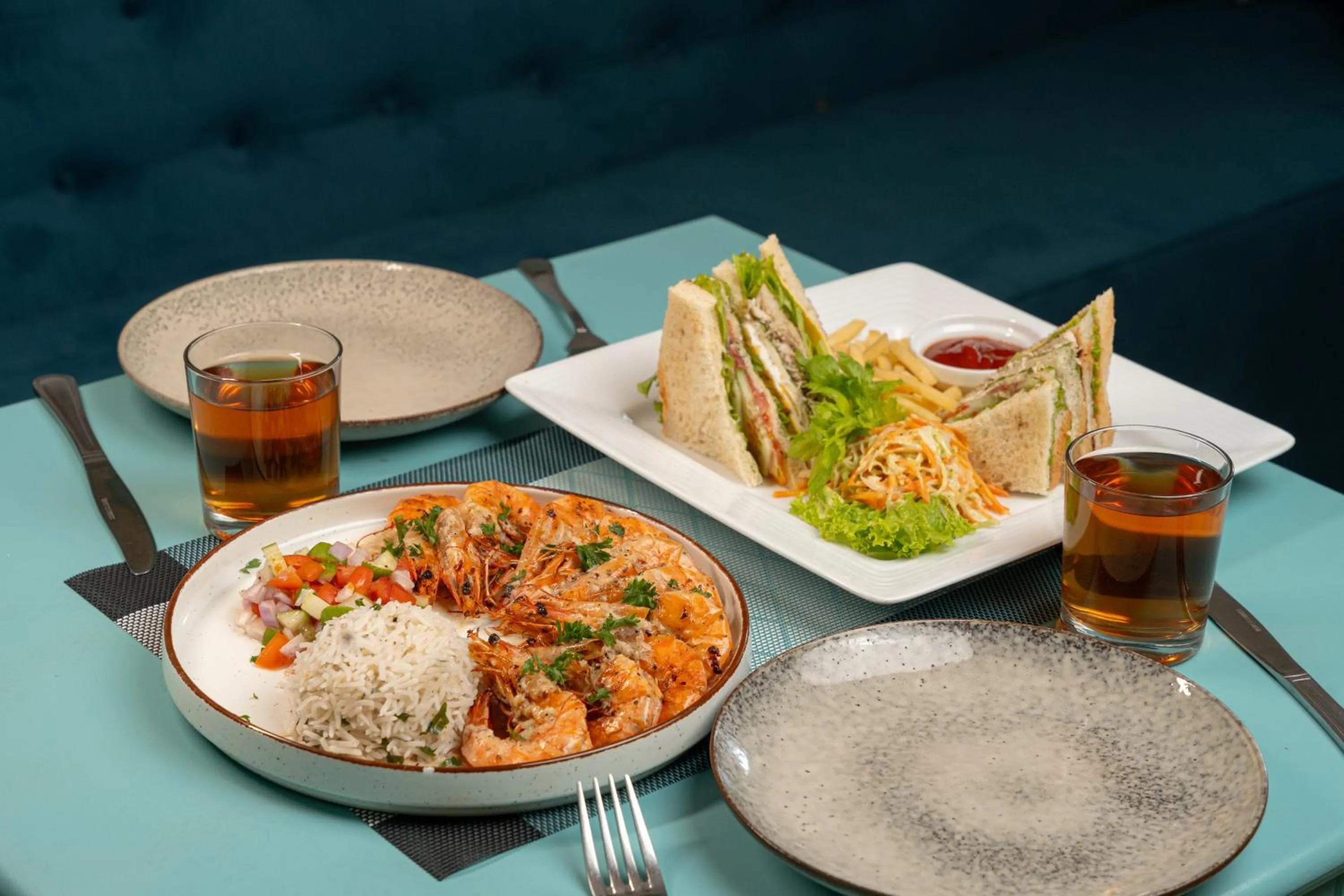 Food and drinks in Parawa House