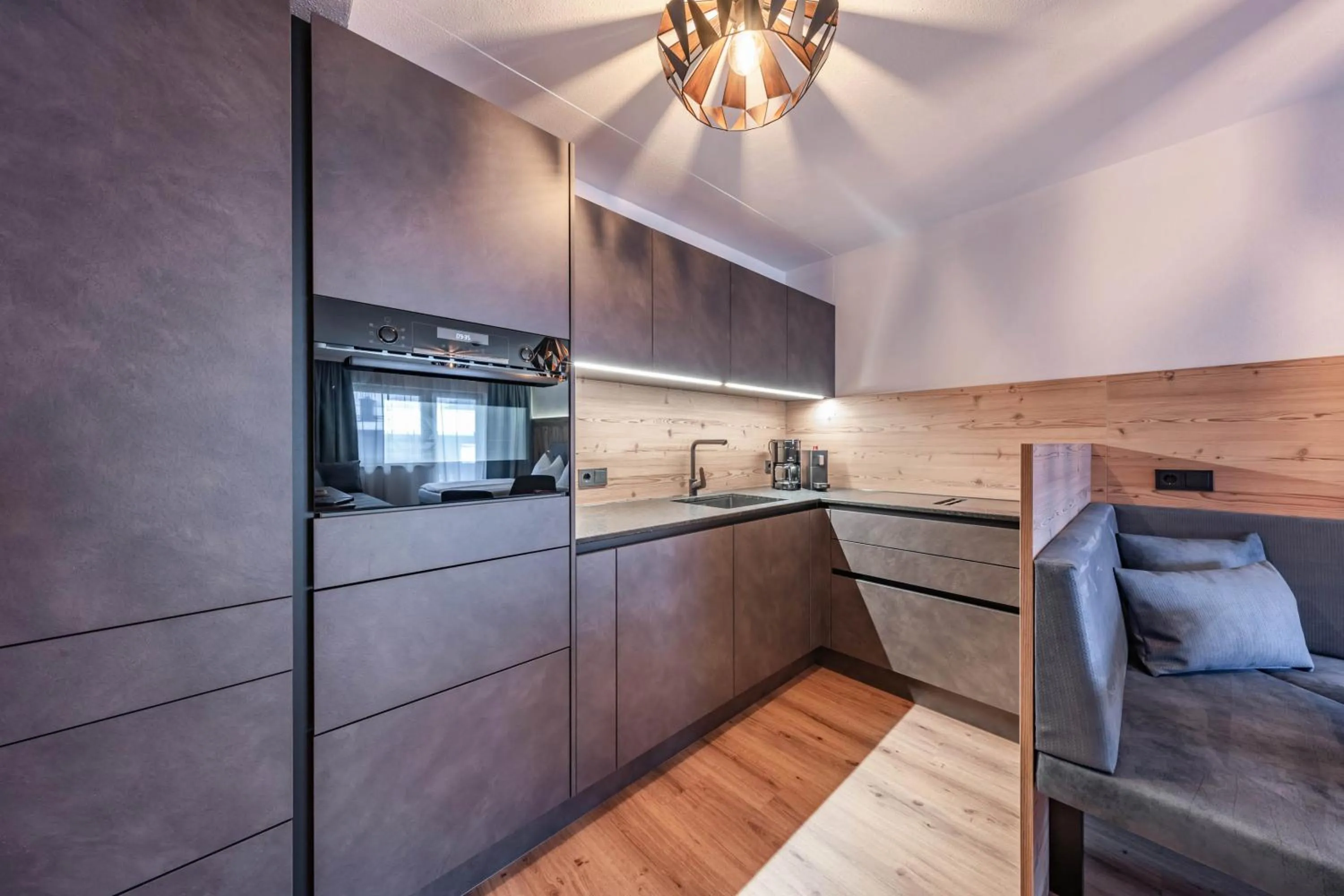Kitchen or kitchenette in Montana Apartments