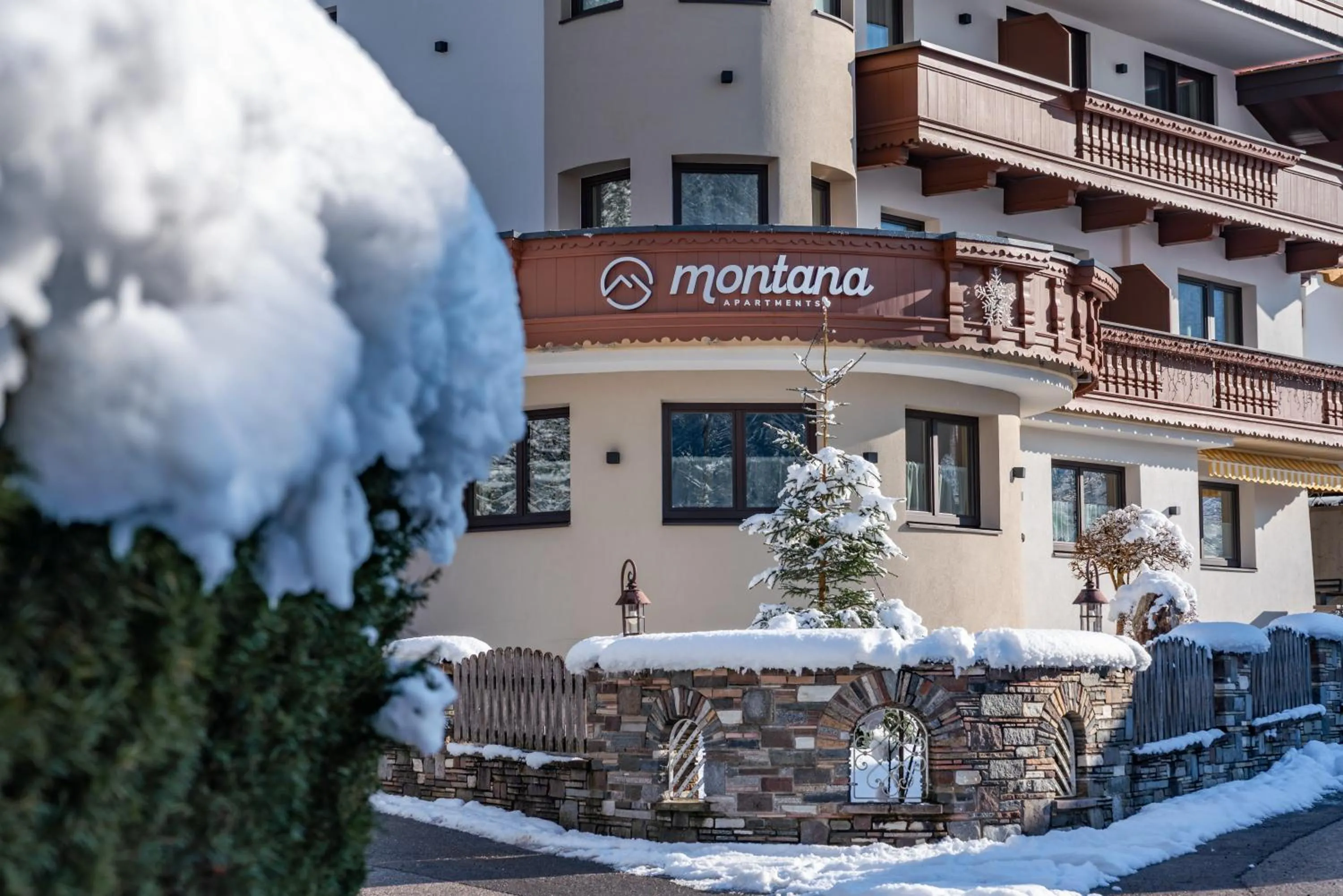 Property building in Montana Apartments