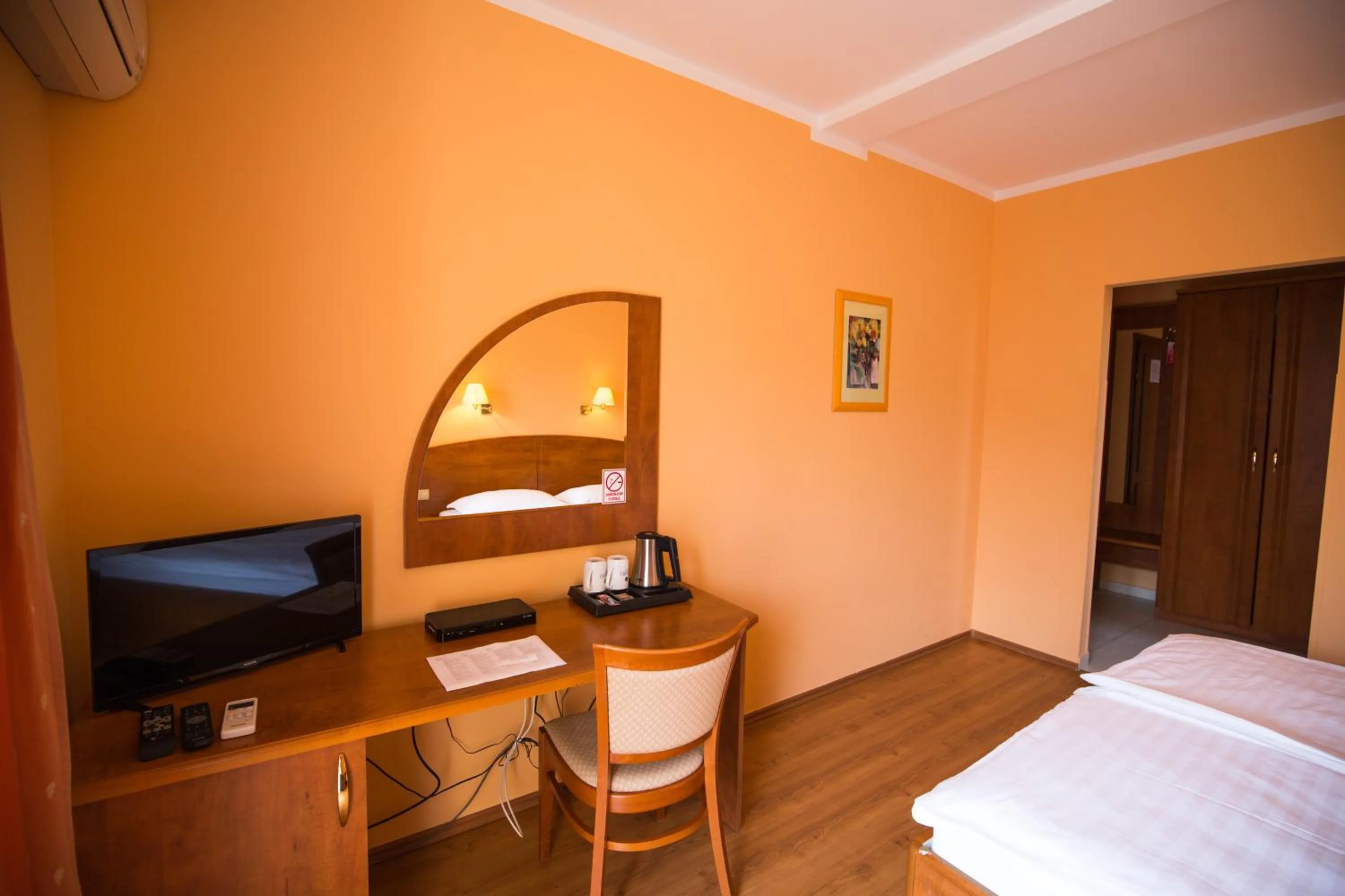 Bedroom, Bed in Villa Tamaris