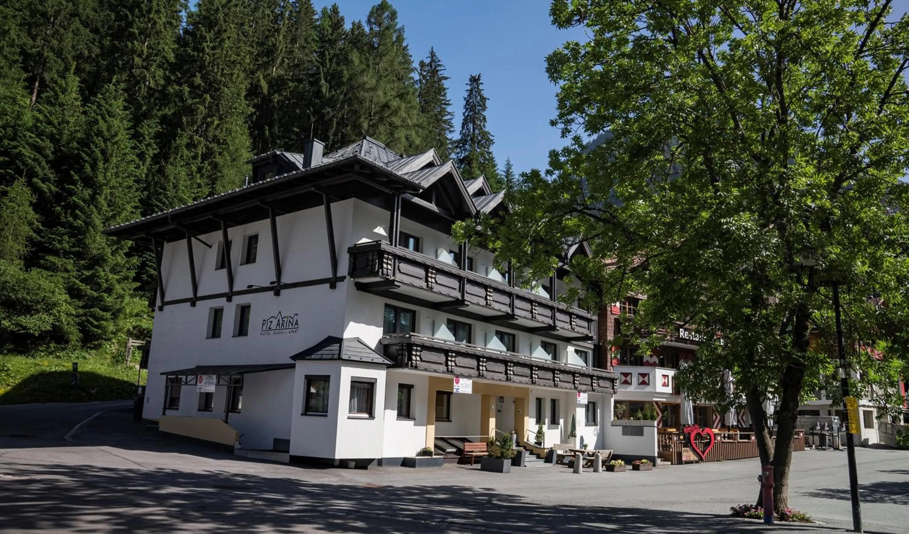 Property building in Piz Arina