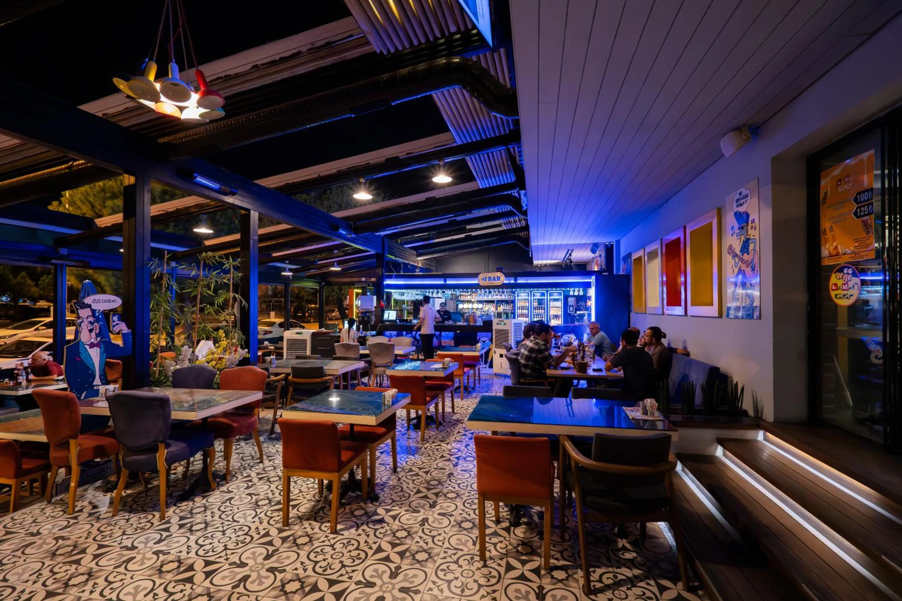 Restaurant/places to eat in Leman Otel