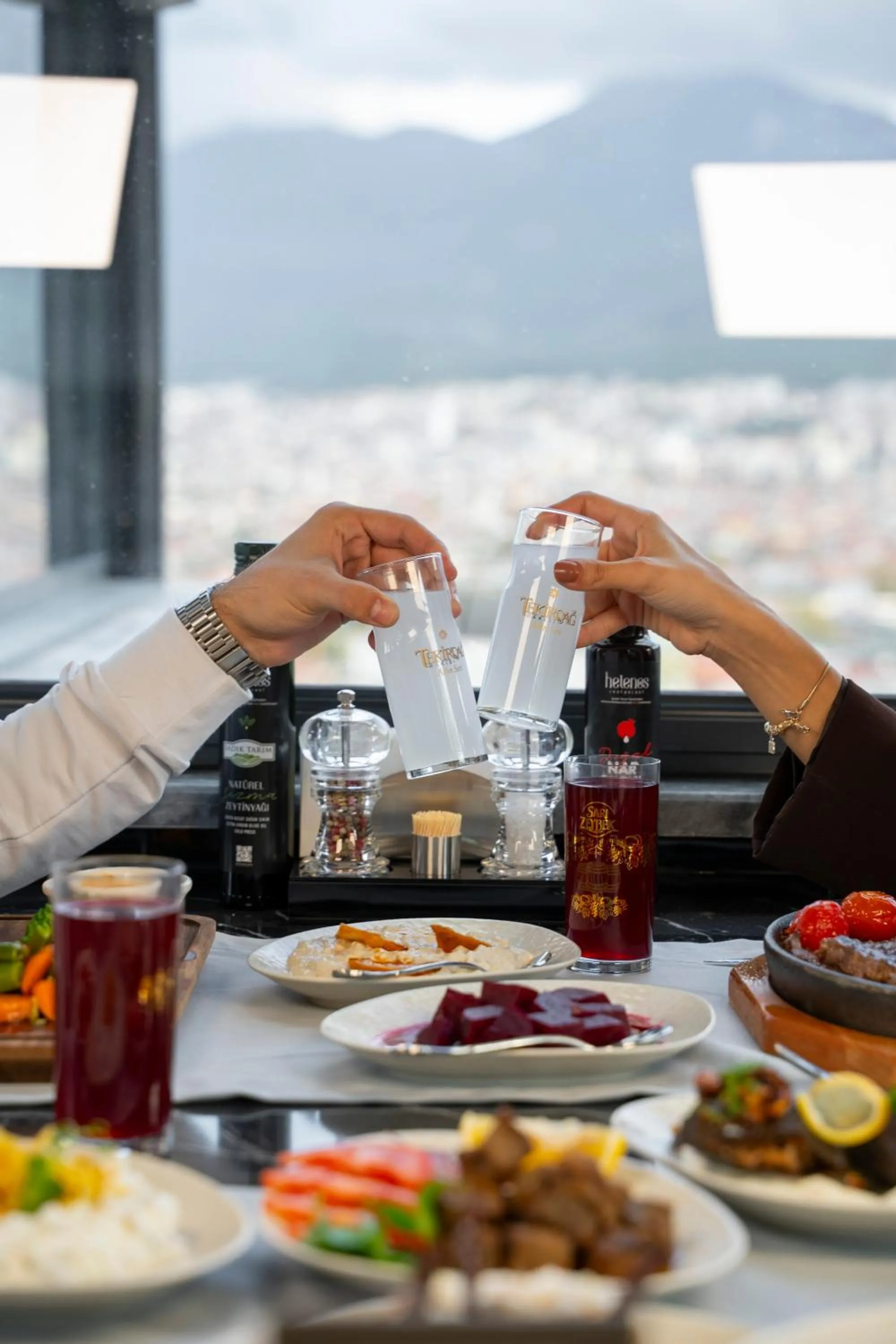 Restaurant/places to eat in Leman Otel