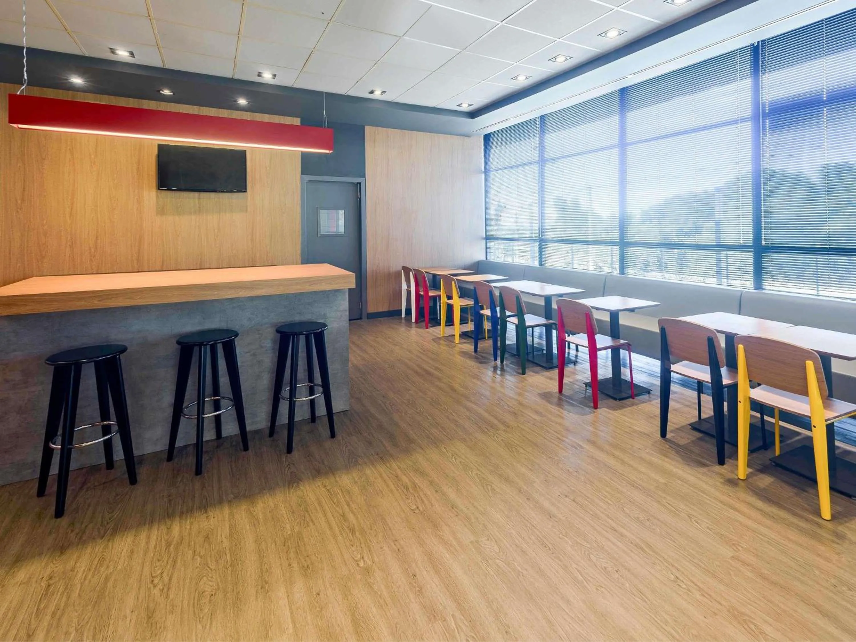 Lounge or bar in ibis Guaiba