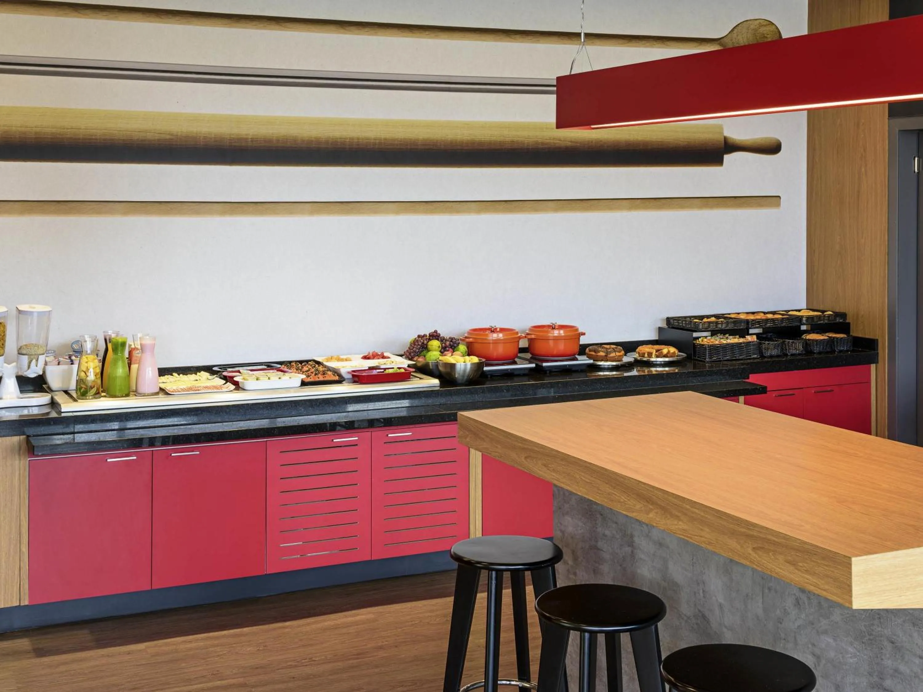 Restaurant/places to eat in ibis Guaiba