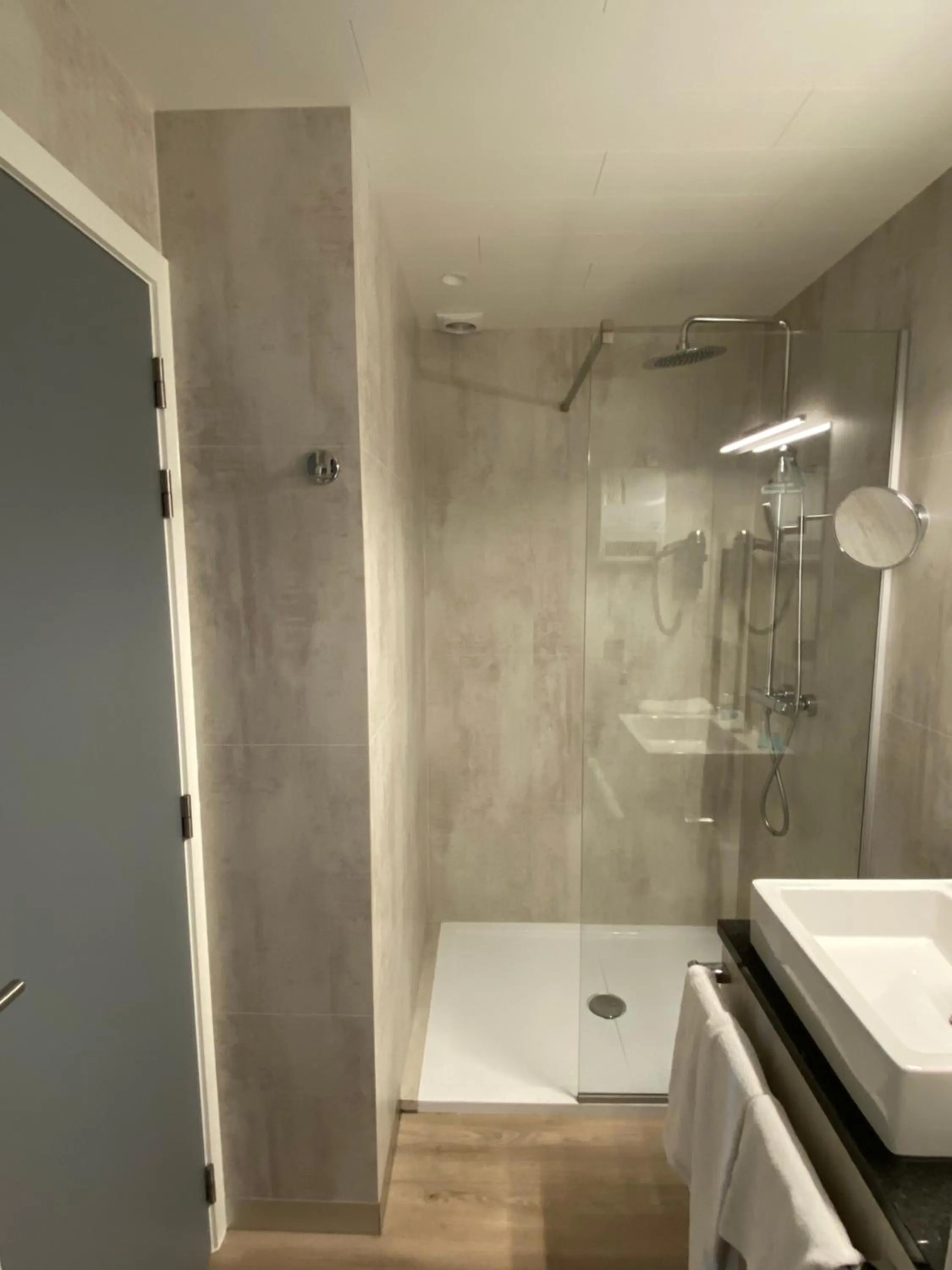 Bathroom in Hotel New Regina