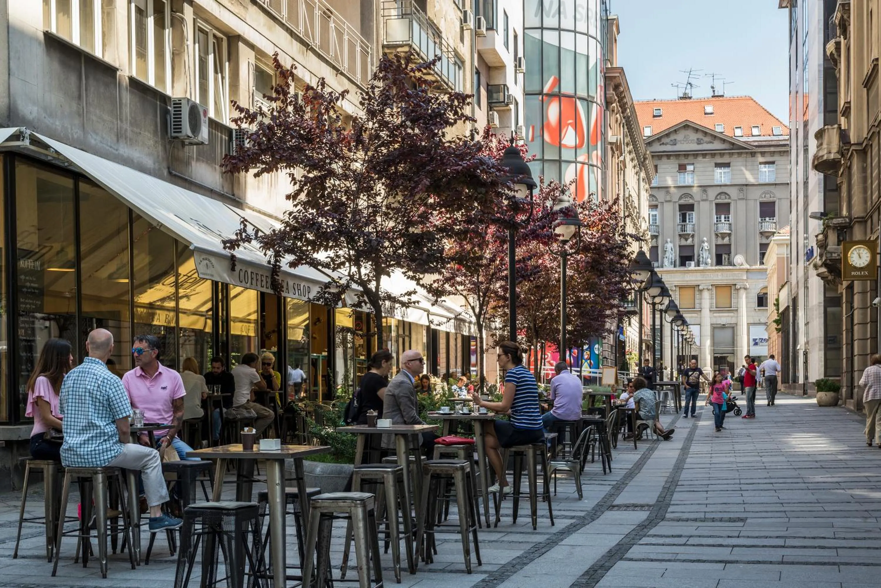 Restaurant/places to eat in Dominic Smart & Luxury Suites - Republic Square