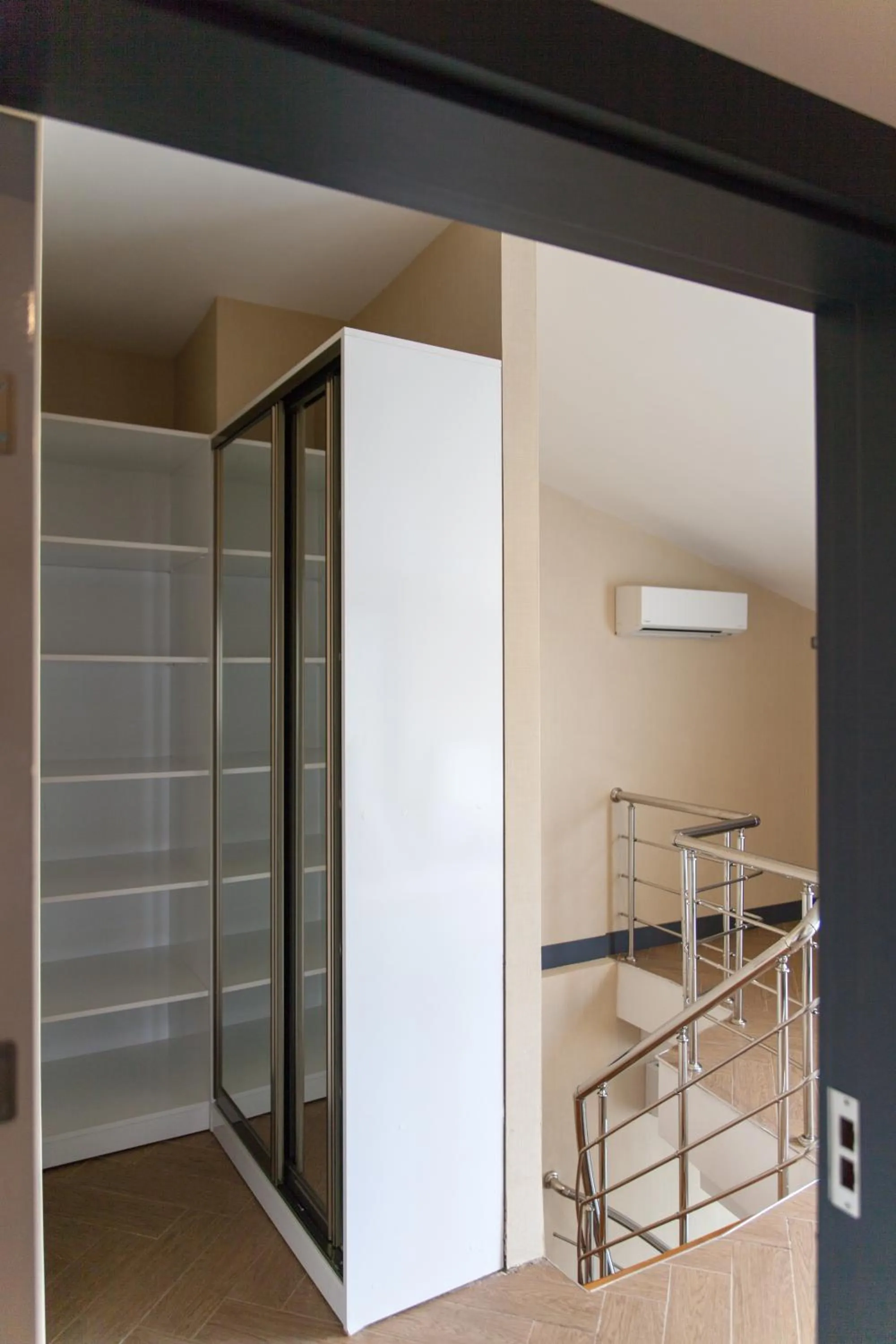 wardrobe in Aldino Residence