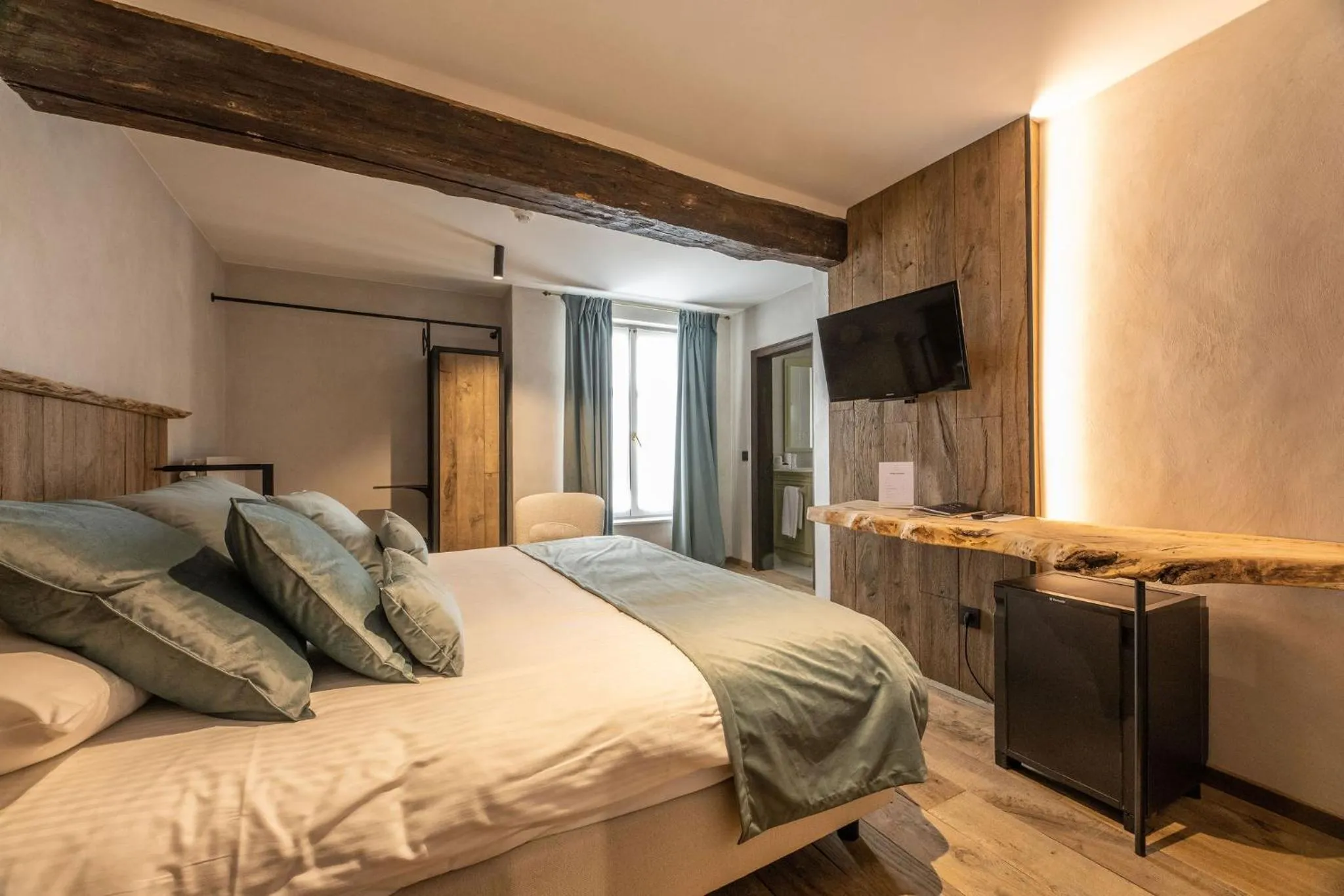 Bed in Hotel LEA - Maison Caerdinael