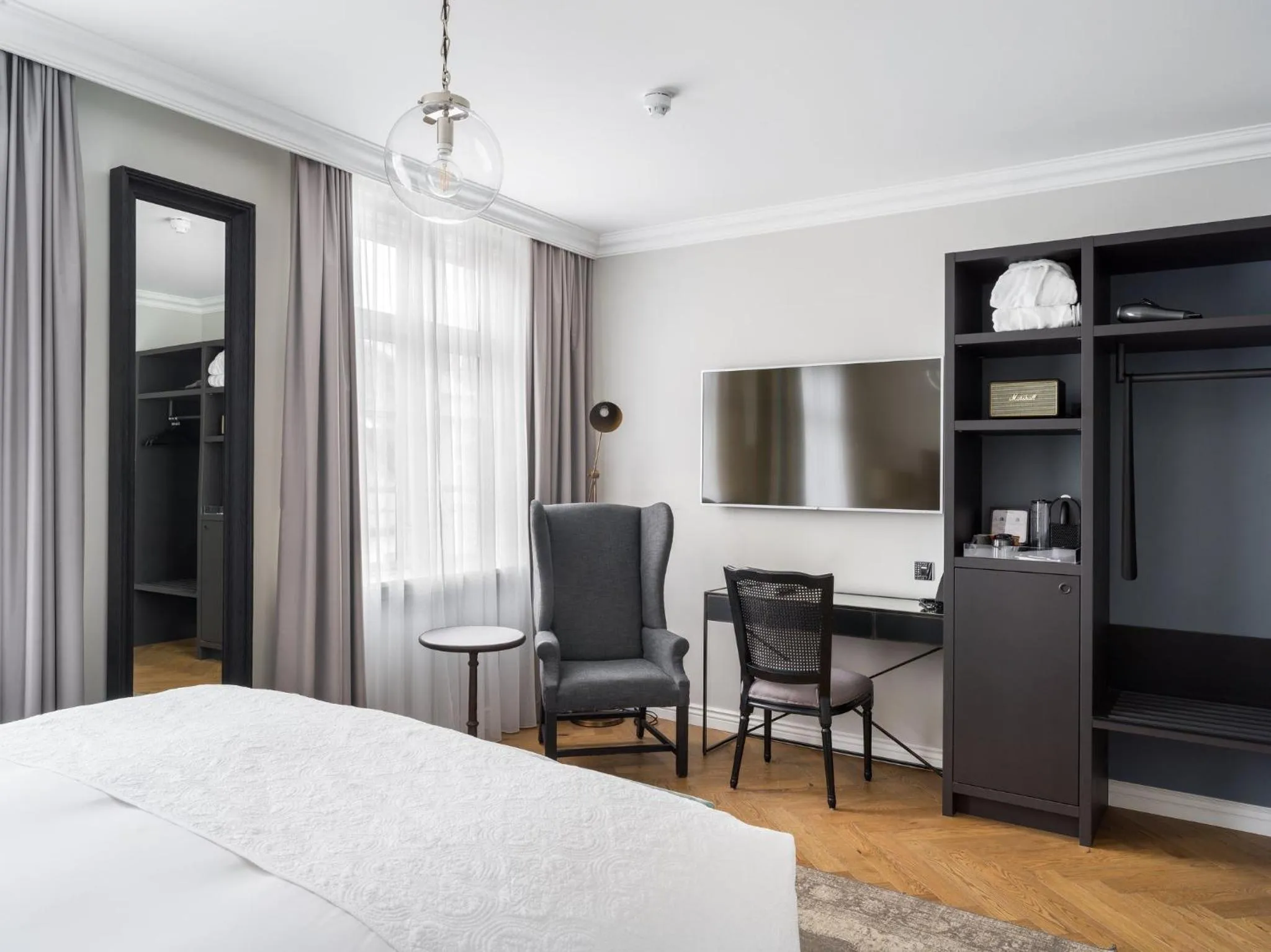 Bedroom, Bed in Sand Hotel by Keahotels