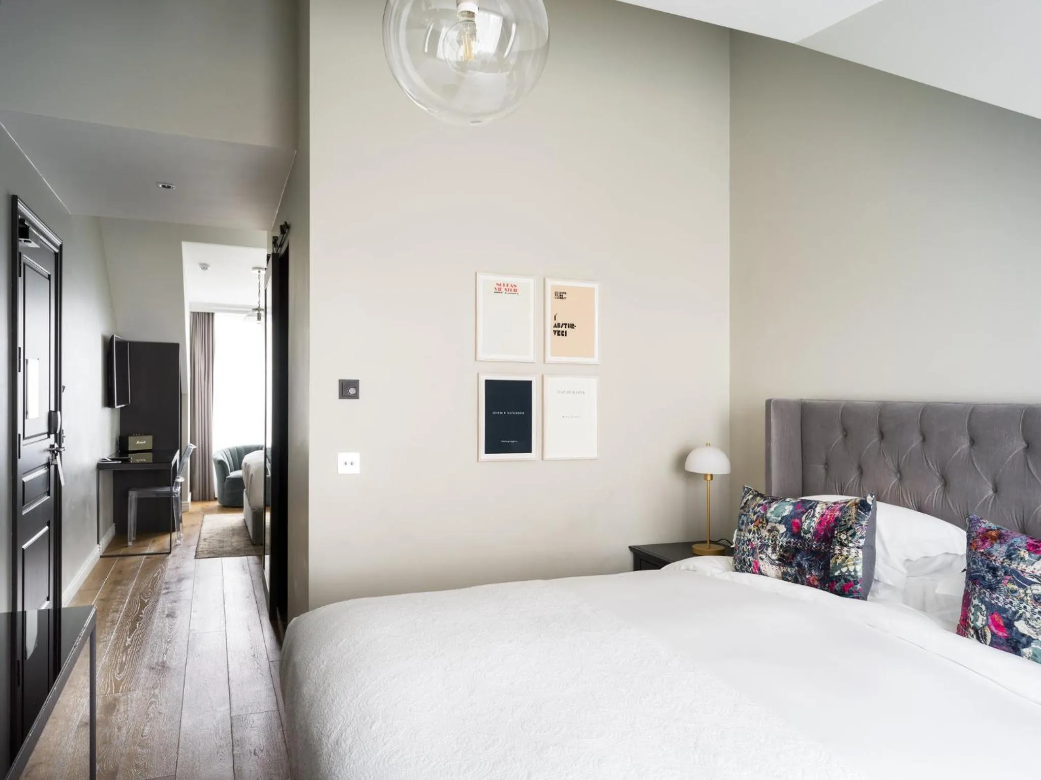 Bedroom, Bed in Sand Hotel by Keahotels