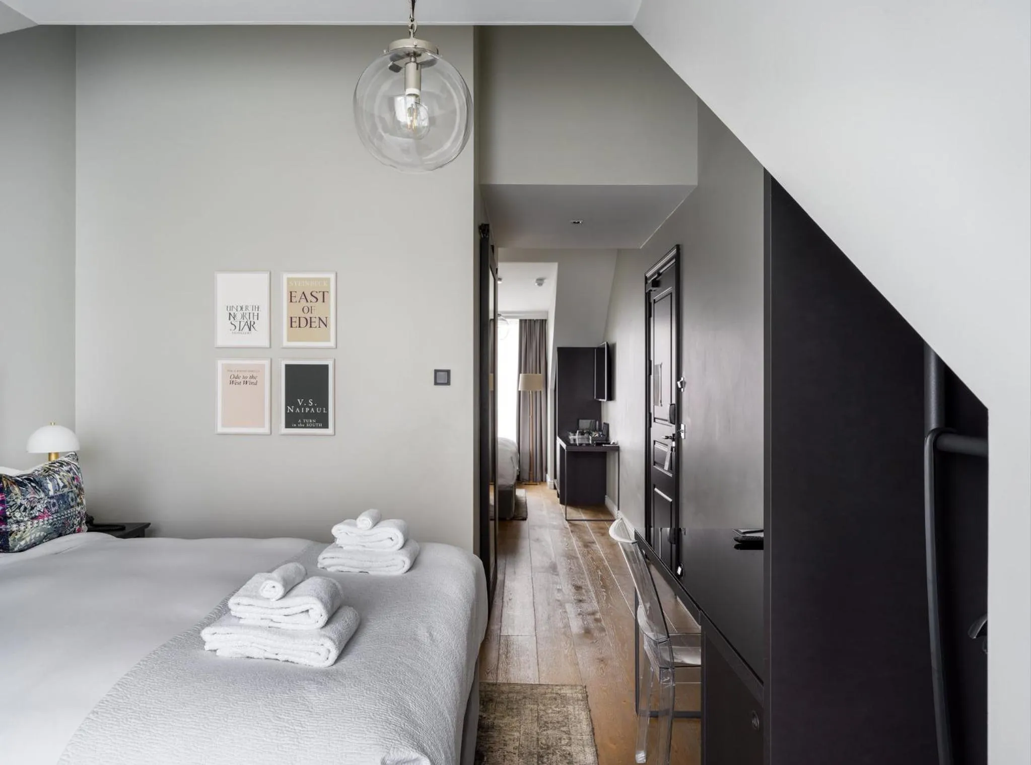 Bedroom, Bed in Sand Hotel by Keahotels