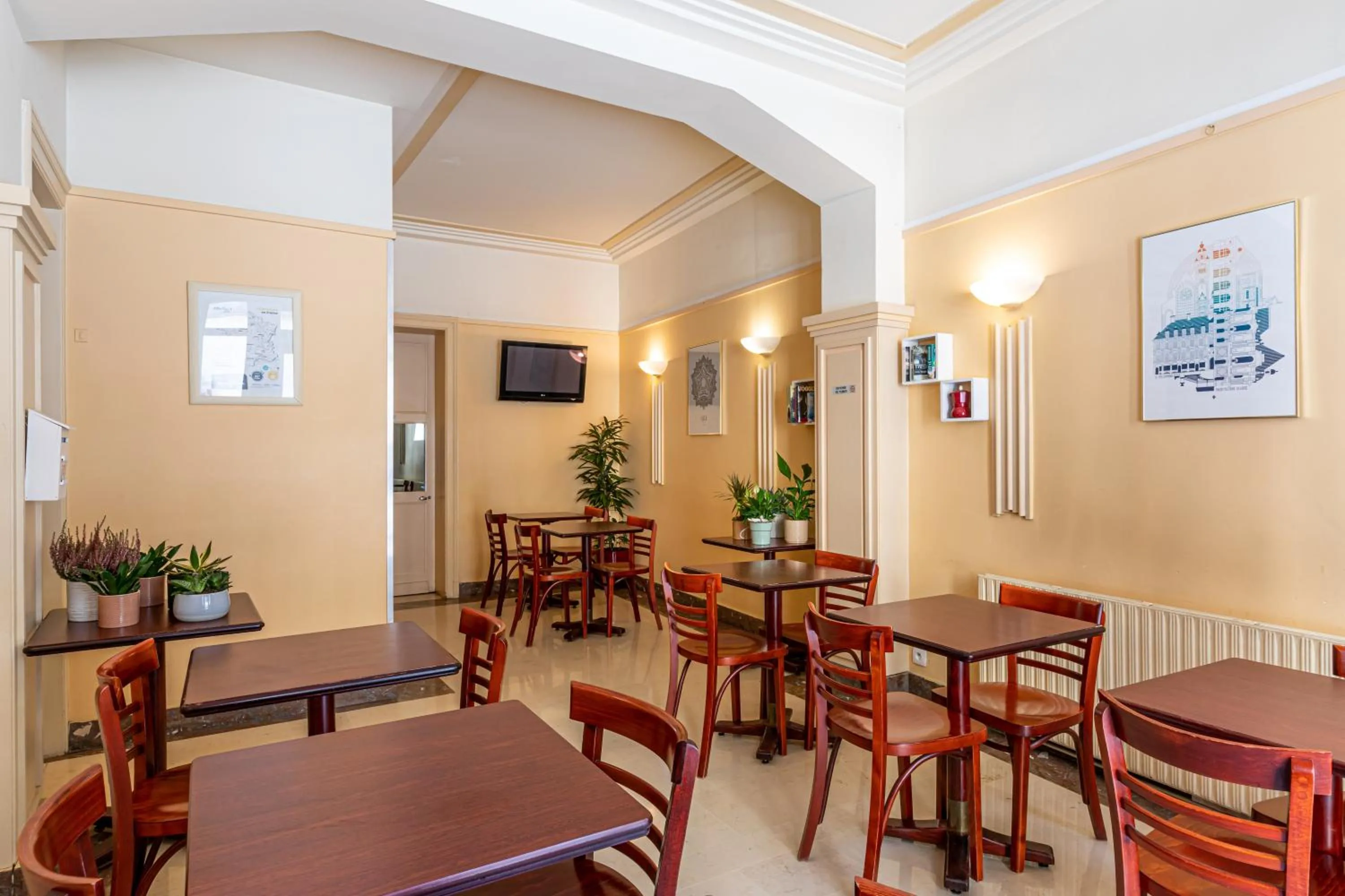 Decorative detail in Hôtel Saint Maurice