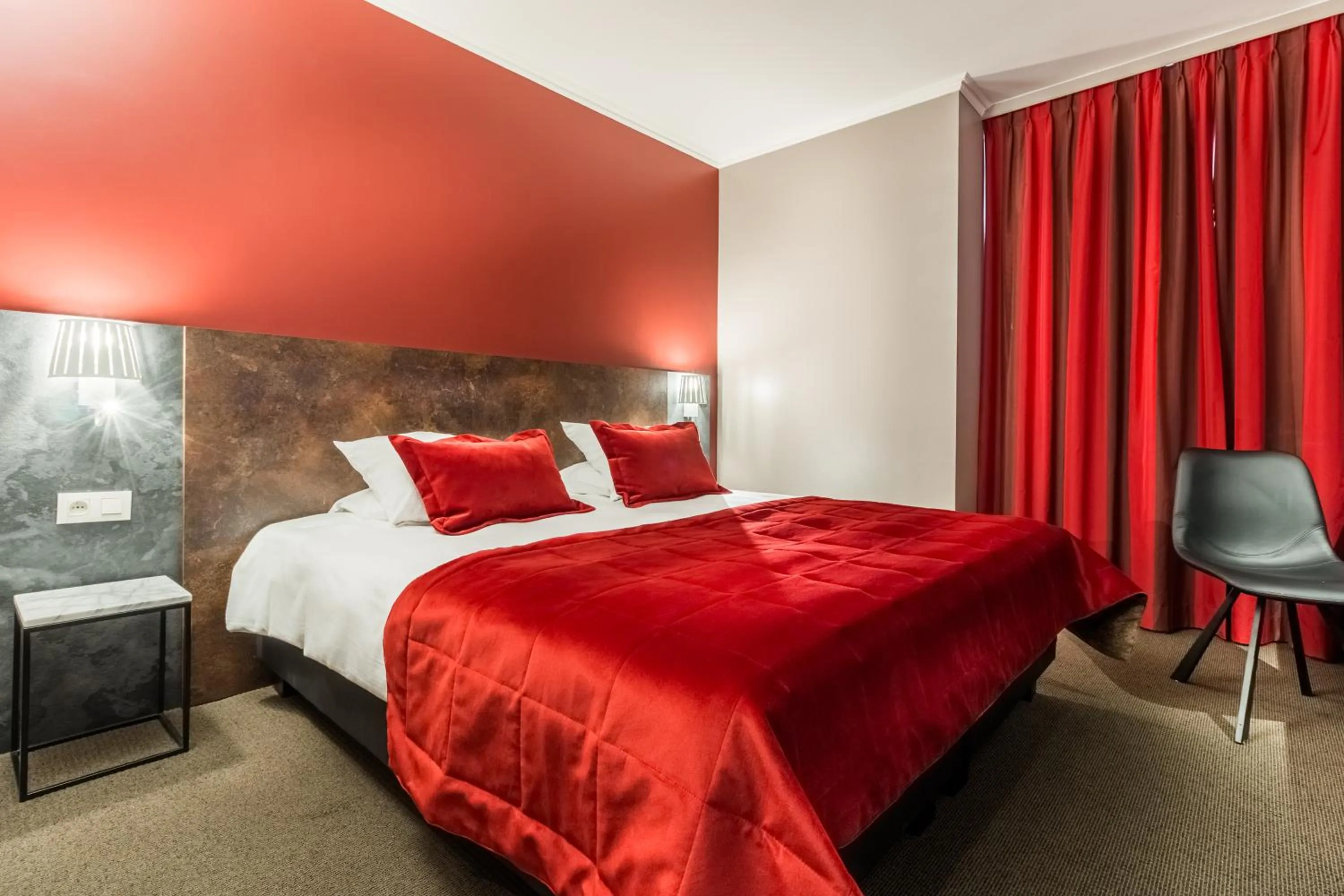 Photo of the whole room, Bed in Martin's Brussels EU