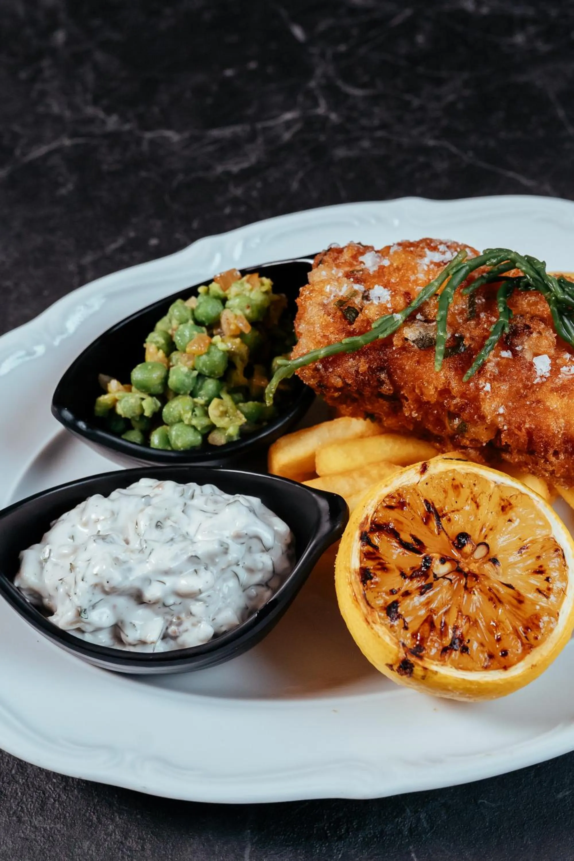 Food in Rezydencja na Wzgórzu w zielonym sercu Łodzi przy Parku Krajobrazowym Ruda Wiilowa