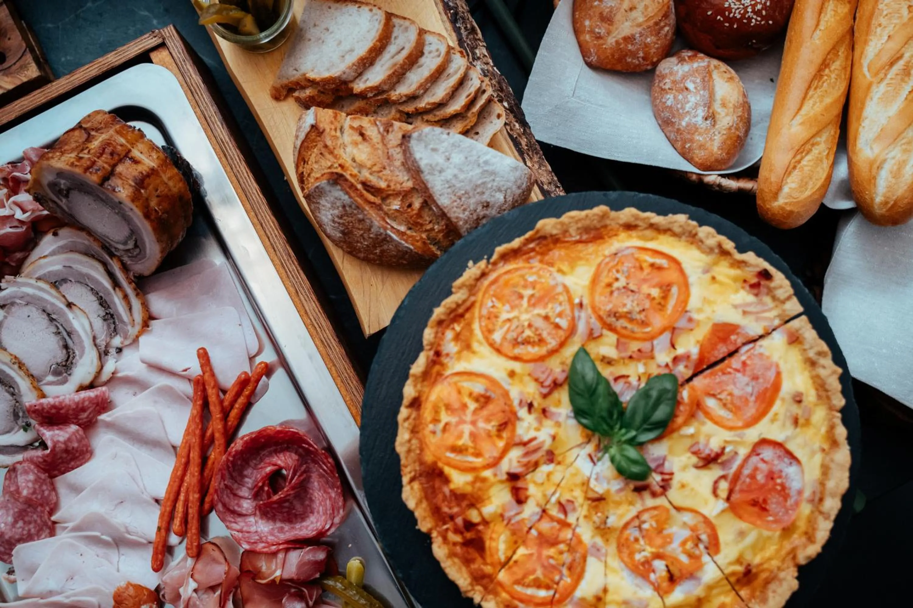 Breakfast in Rezydencja na Wzgórzu w zielonym sercu Łodzi przy Parku Krajobrazowym Ruda Wiilowa