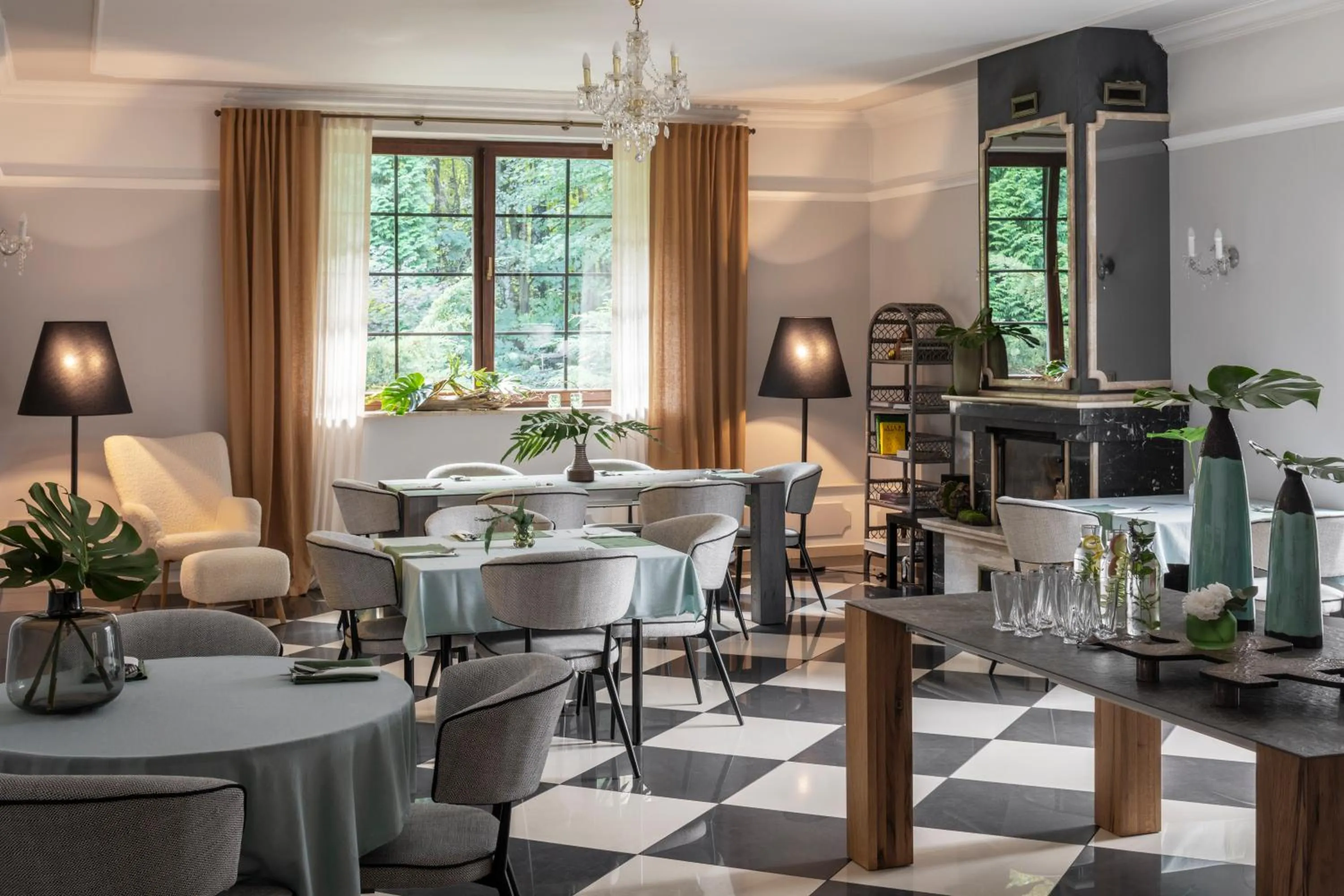 Restaurant/places to eat in Rezydencja na Wzgórzu w zielonym sercu Łodzi przy Parku Krajobrazowym Ruda Wiilowa